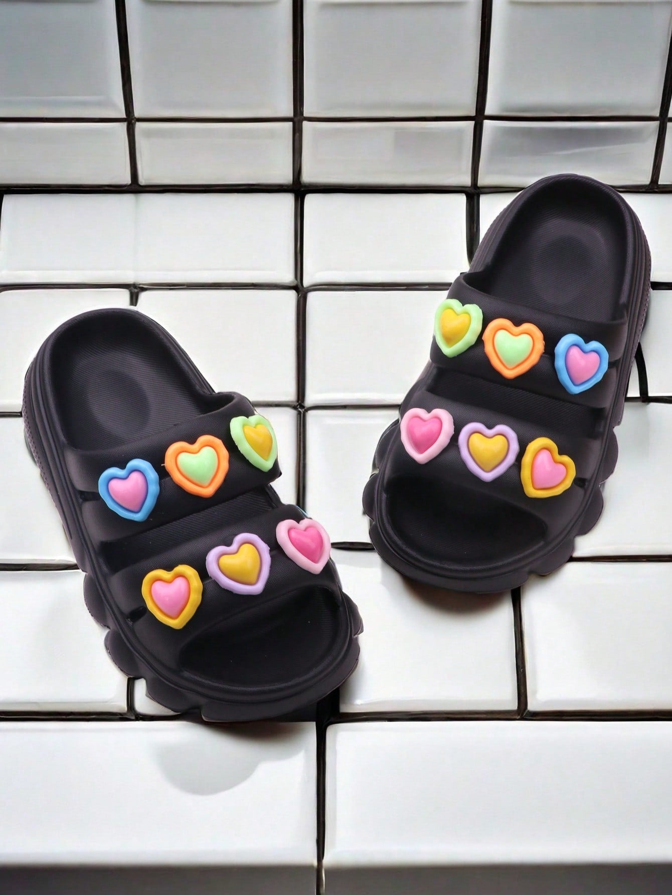 A Pair Of Unisex Children Sandals With Non-Slip Soles, Color Heart-Shaped Slides For Girls, Children Breathable Shoes, Baby Summer Sandals For Girls And Boys