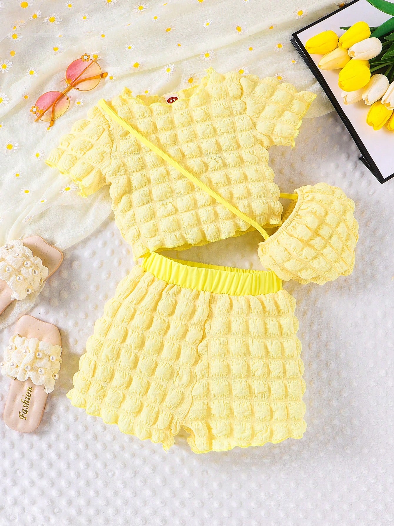 Young Girl 2-Piece Cute Bubble Texture Short Sleeve Top And Shorts Set For Summer