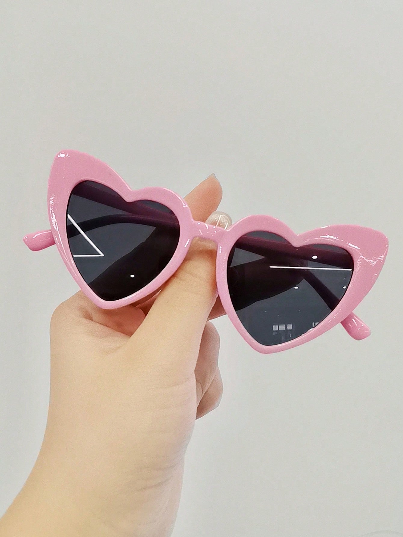 1pair Heart-Shaped Kids Fashion Glasses Suitable For Boys And Girls, Suitable For Holiday Parties And Photography Props