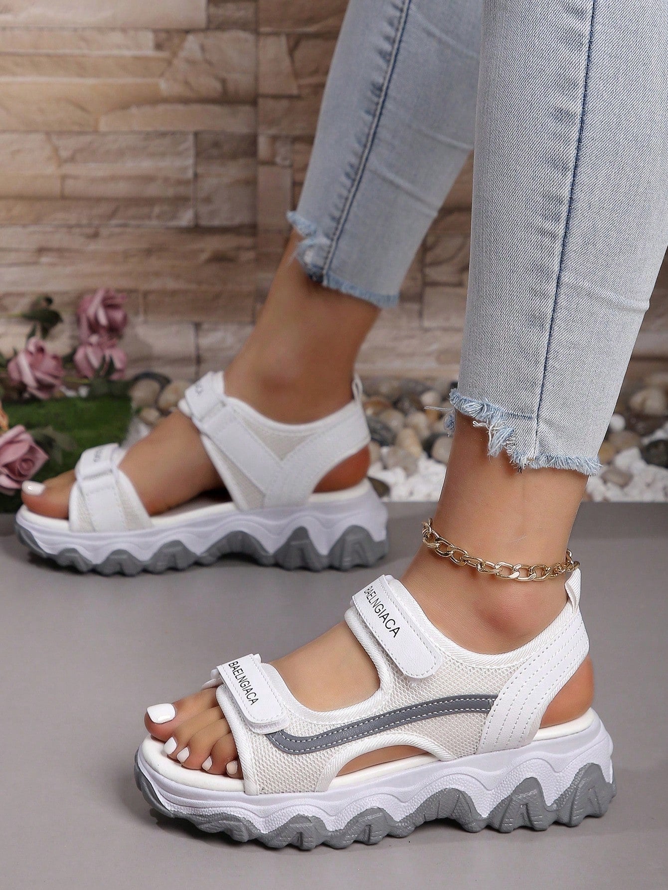 Women's Sports Sandals 2024 Summer New Style Sports Sandals, Everyday Wearable, Fashionable, Thick Sole Roman Style Sandals With Hook And Loop For Casual, Vacation, And Beach