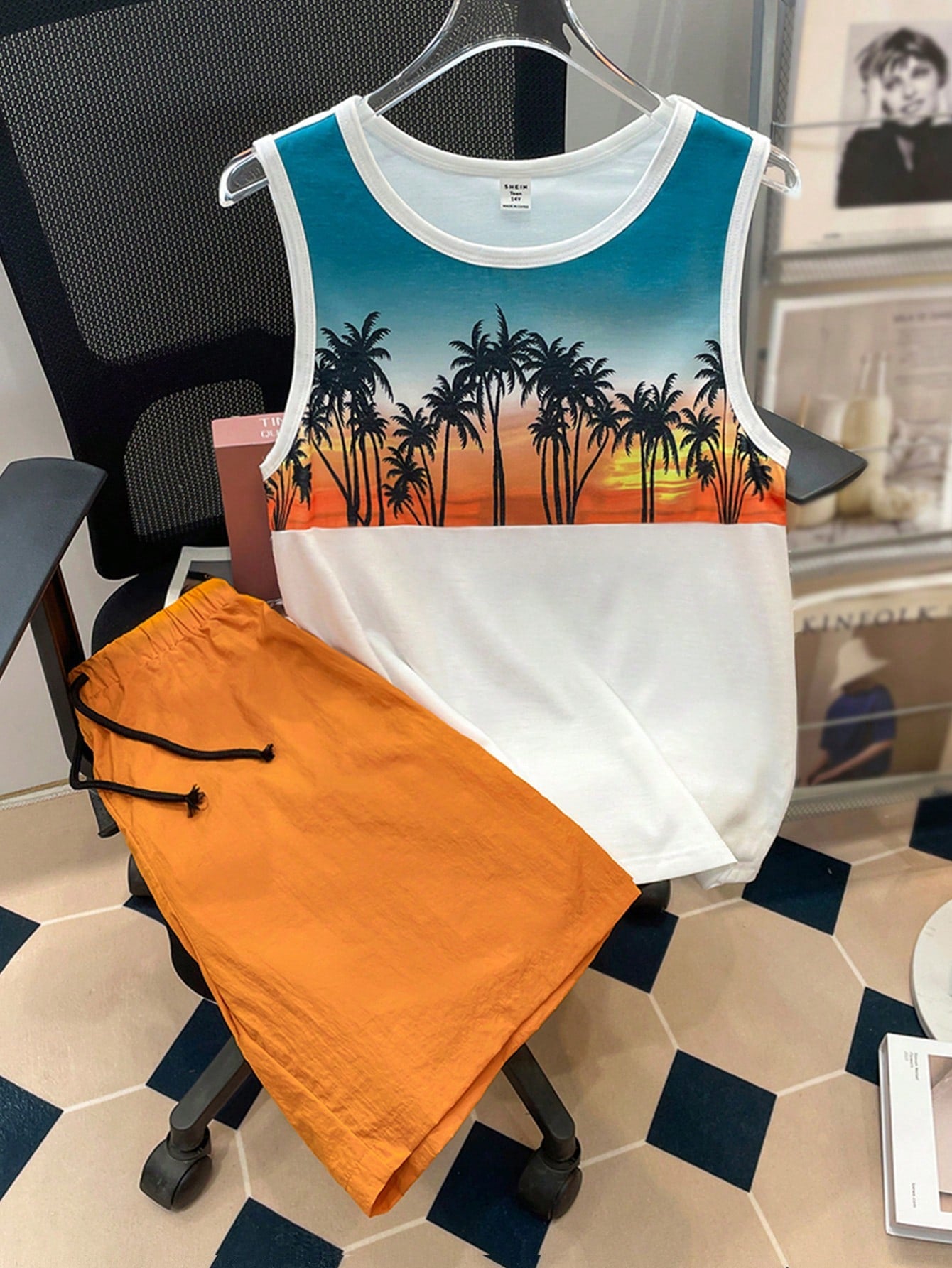 2pcs/Set Teen Boy Casual Beach Holiday Coconut Tree & Island Print Sleeveless Vest & Cube Texture Sports Shorts Spring Summer Outfits