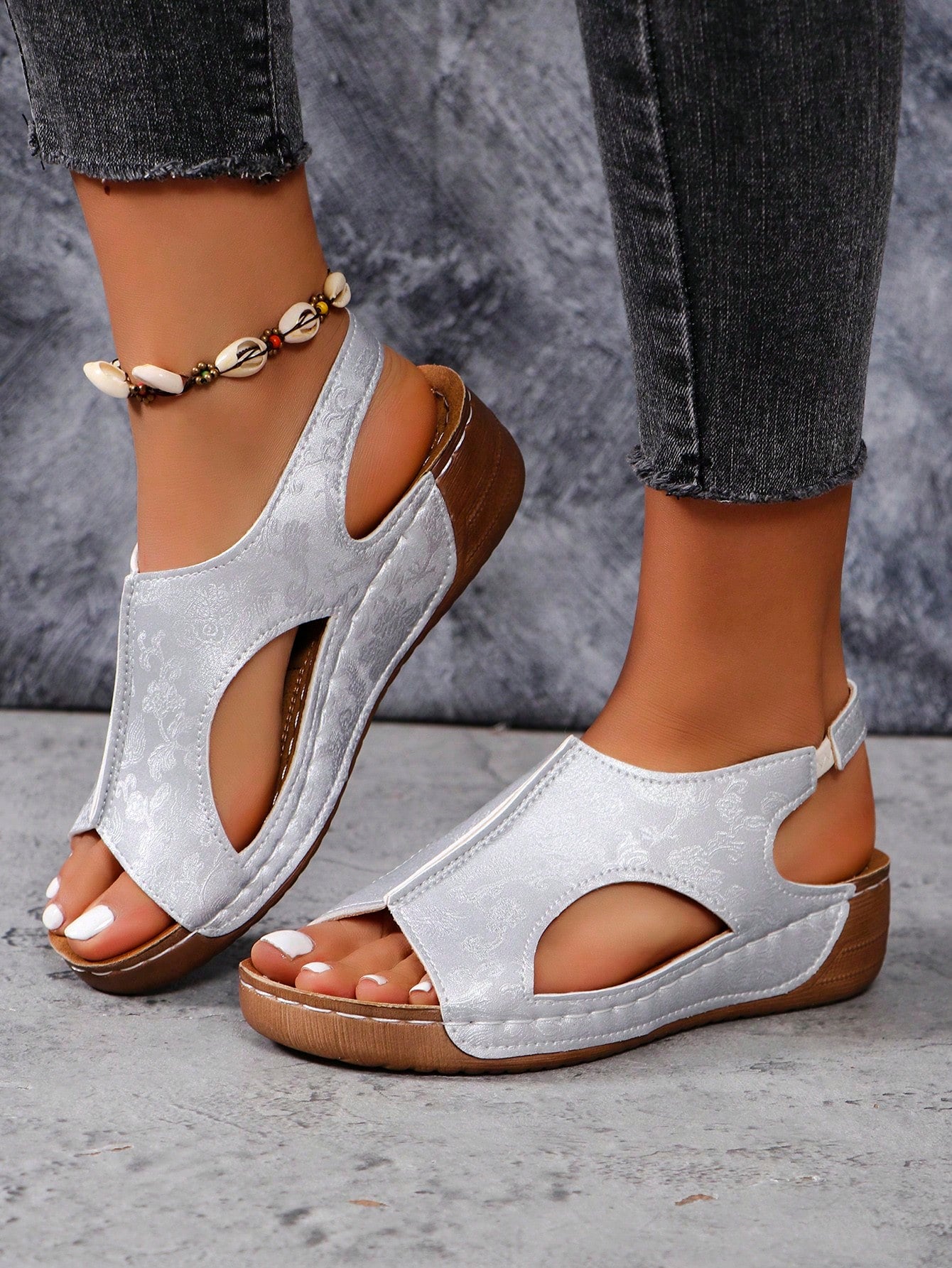 Summer Ladies Casual Elastic Hollow Out Wedge Heels Platform Sandals V-Mouth Slipper Solid Fashionable White Color Cool Shoes