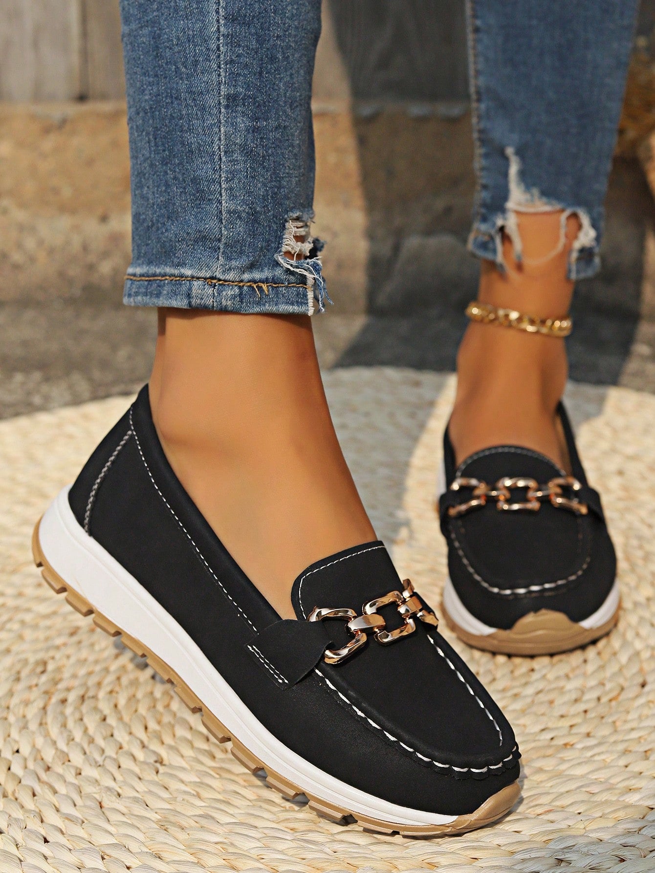 Summer New Style Hollow Out Elderly Women Pu Leather Shoes, Comfortable Driving Loafers, Flat Platform Women's Shoes