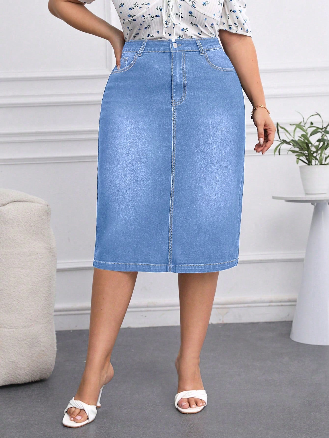 Plus Size Water Washed Elastic Casual Denim Skirt