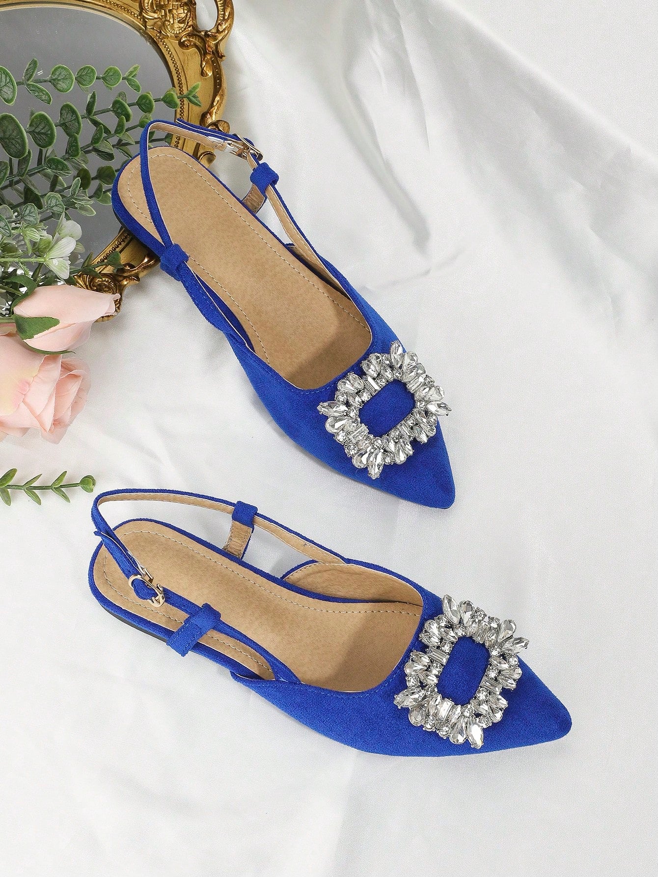 Fashionable Backless Flat Mules With Pointed Toe And Rhinestone Embellishments For Women