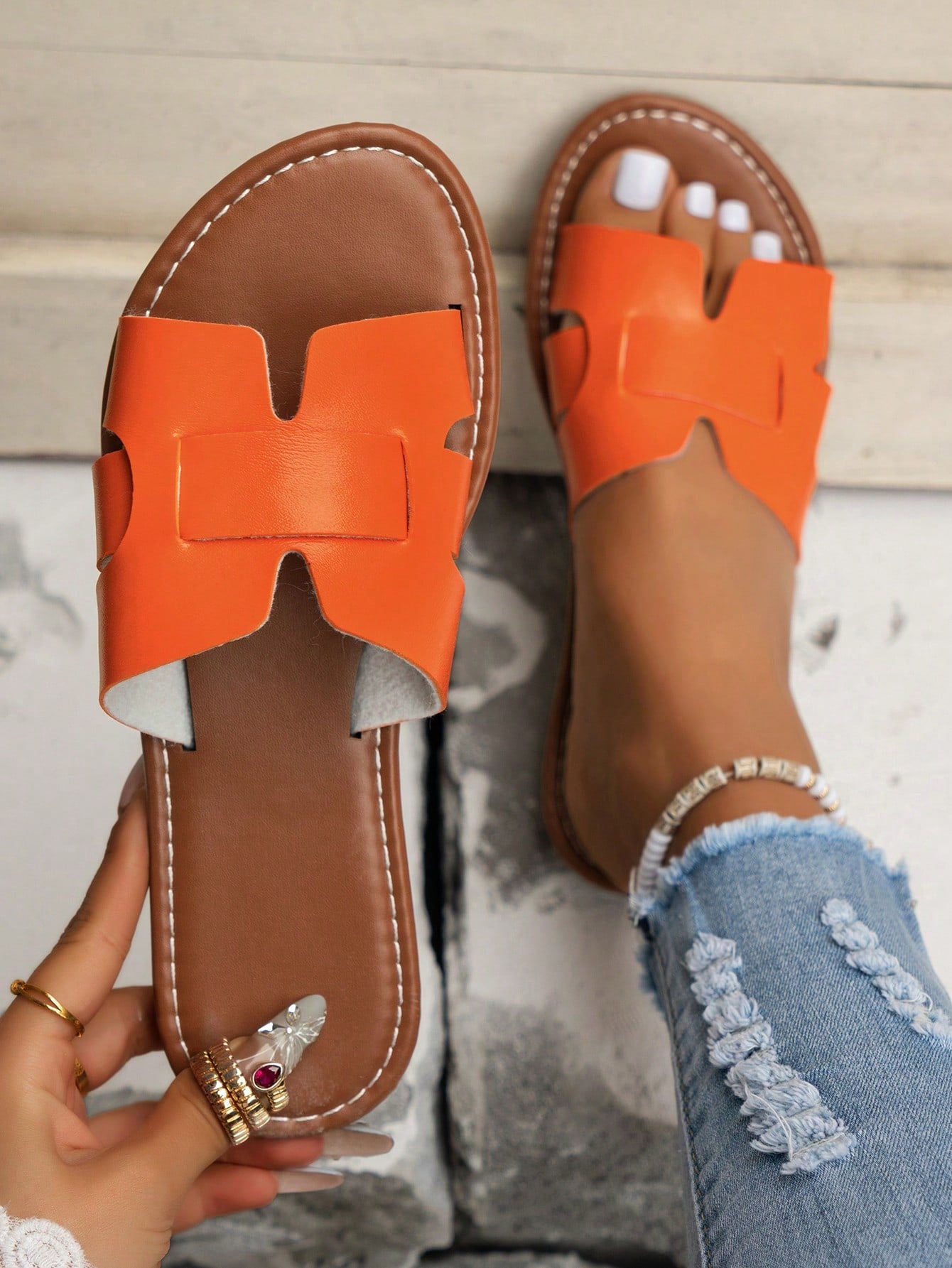 New Spring Summer Trendy H Slippers For Women In Roman Style, Comfortable Flat Slides With Embossed Texture In Black, Beige, And Brown Colors, Recommended By Fashion Bloggers, Suitable For Outdoor Activities, Party, Or Daily Wear, Suitable For Various Out