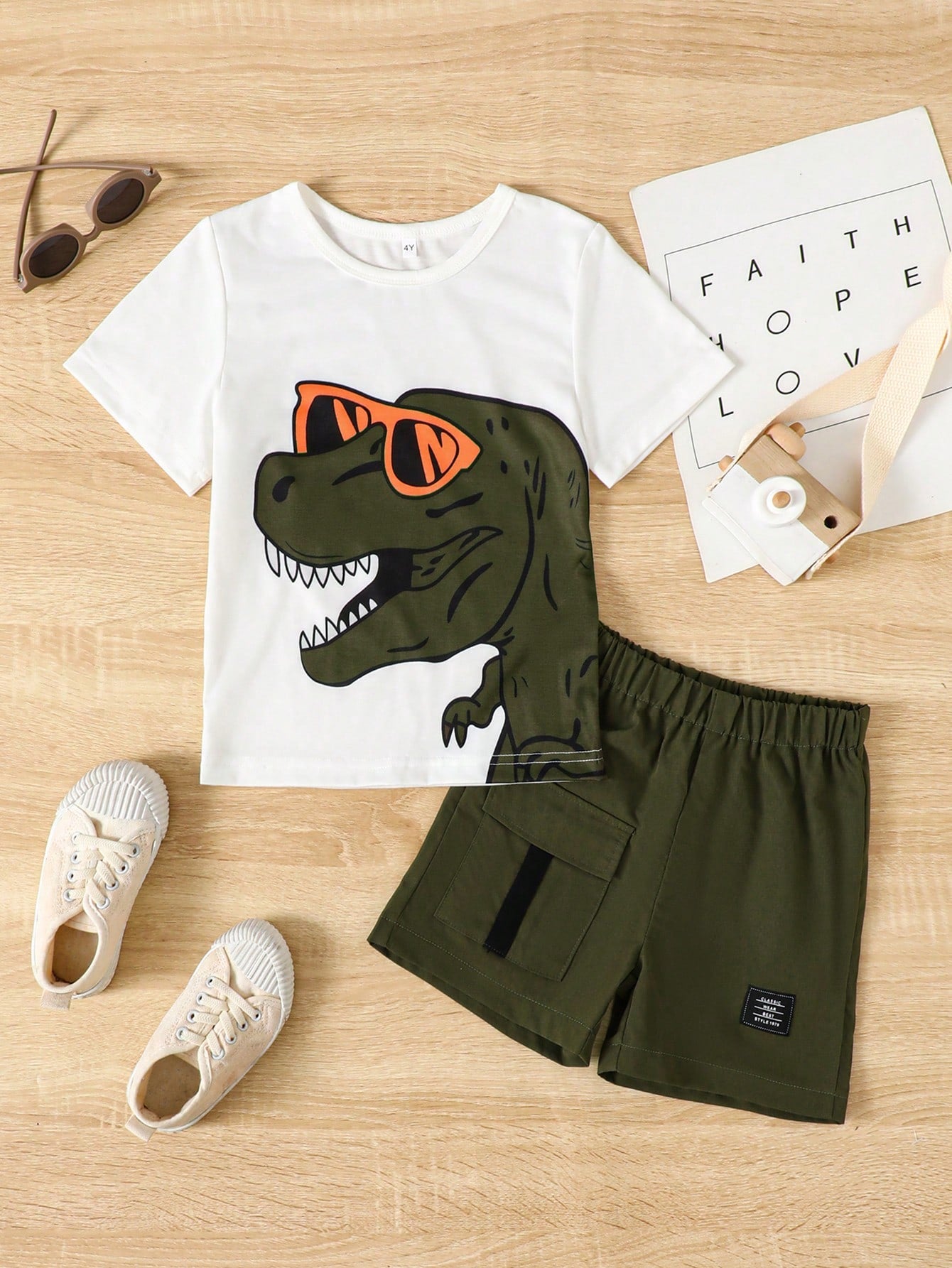 Young Boy Dinosaur Digital Print Round Neck Short Sleeved T-Shirt And Flip Pocket Work Shorts Summer Casual Sports Set