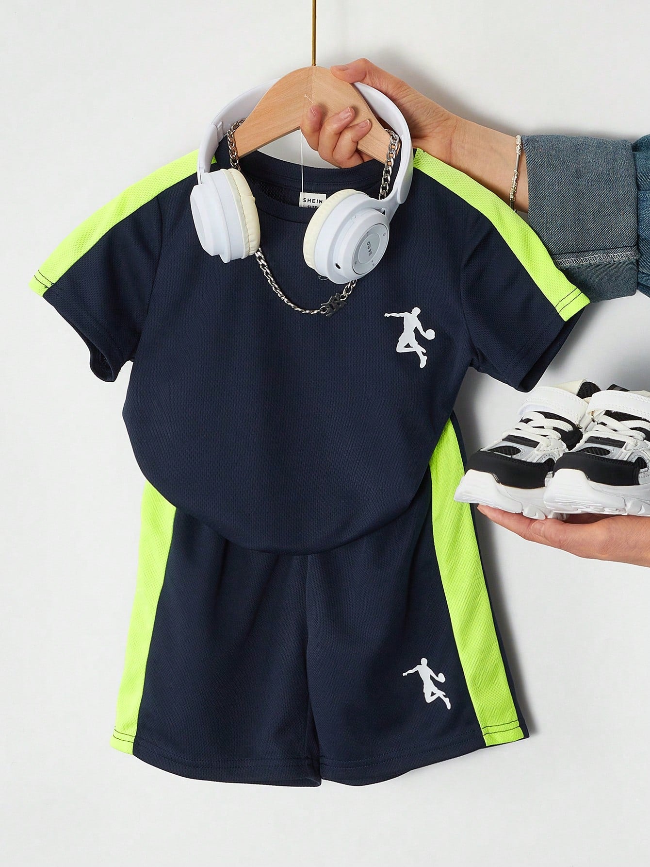 2pcs Set Boy Sports Graphic Print Stitching Color T-Shirt & Shorts Outfit, Casual Summer Wear