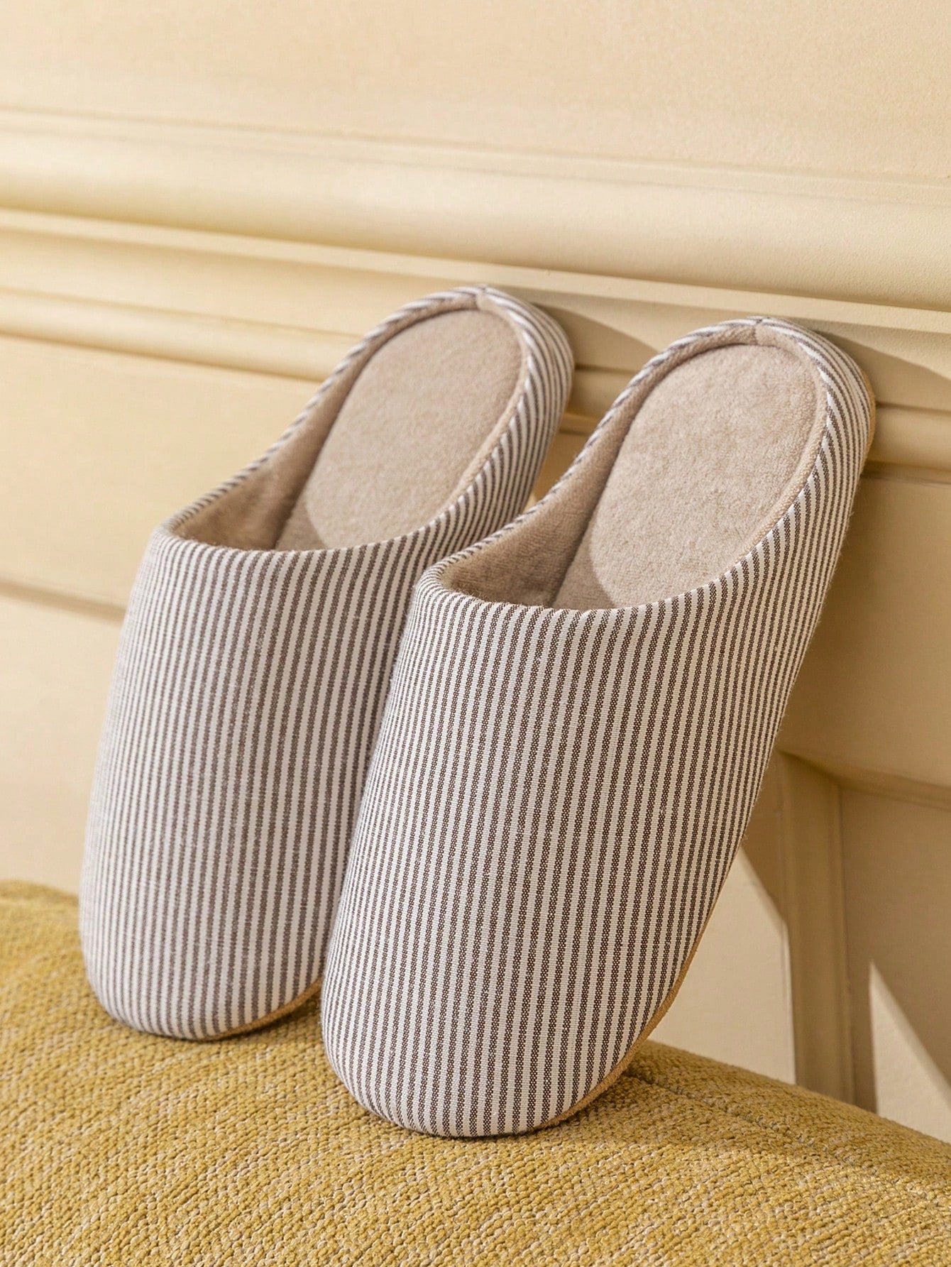 Simple Women House Slippers, Anti-Slip Soft Sole, Super Lightweight And Comfortable, Suitable For Spring And Autumn, Bedroom Indoor Slippers