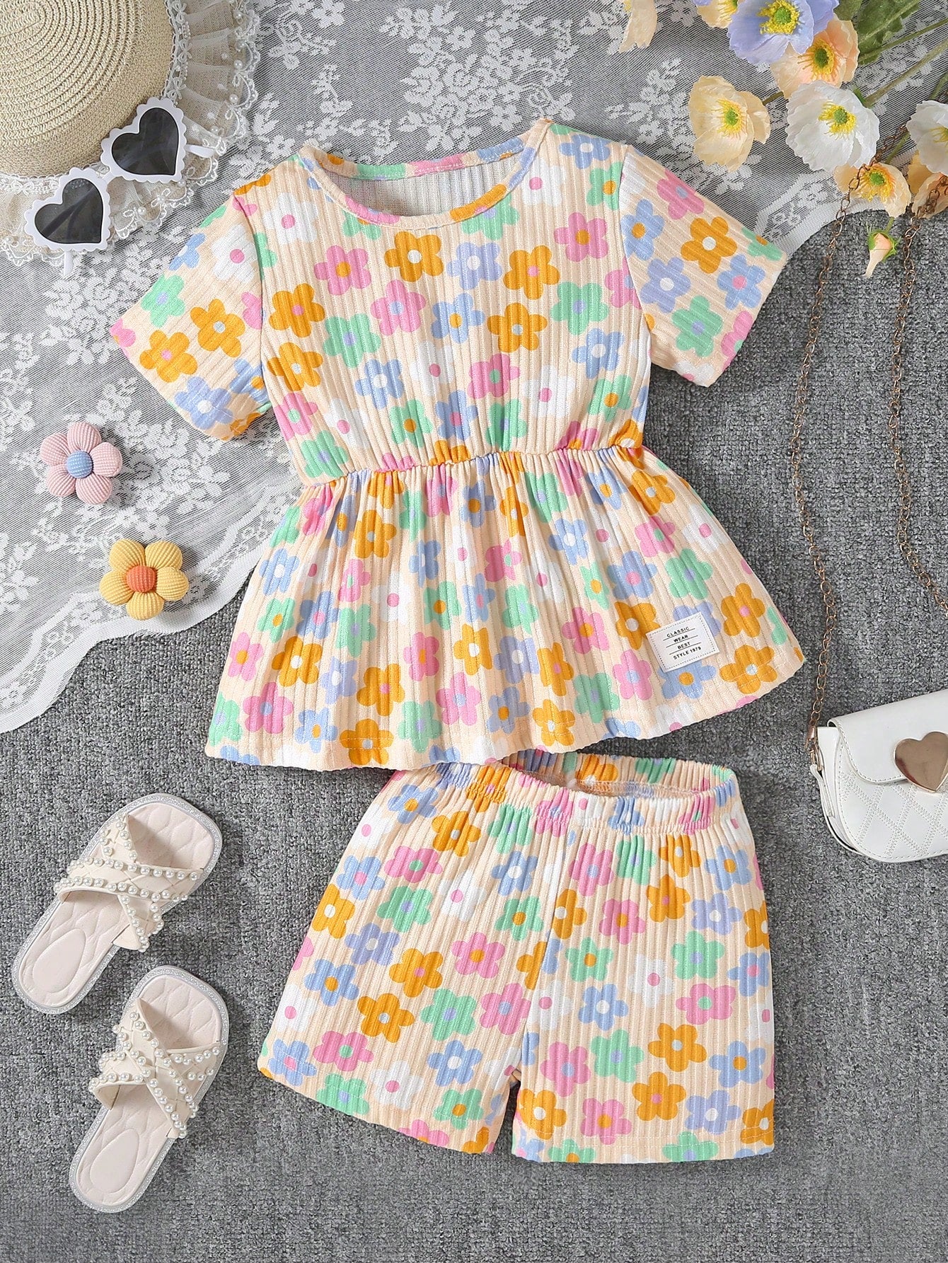 Young Girl Floral Printed Short Sleeve Round Neck Top And Shorts Set