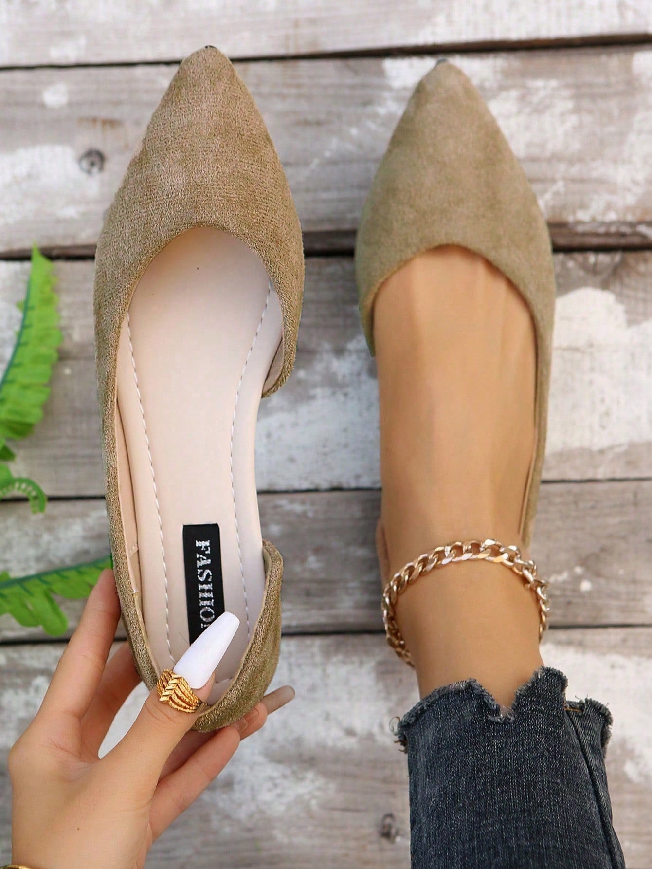 Fashionable Beige Folded Women's Spring & Autumn Pointed Loafers, Breathable & Comfortable Flat Shoes With Hollow Out Design, Suitable For Work, Parties, Shopping, Weddings, Presenting An Elegant Elegant.