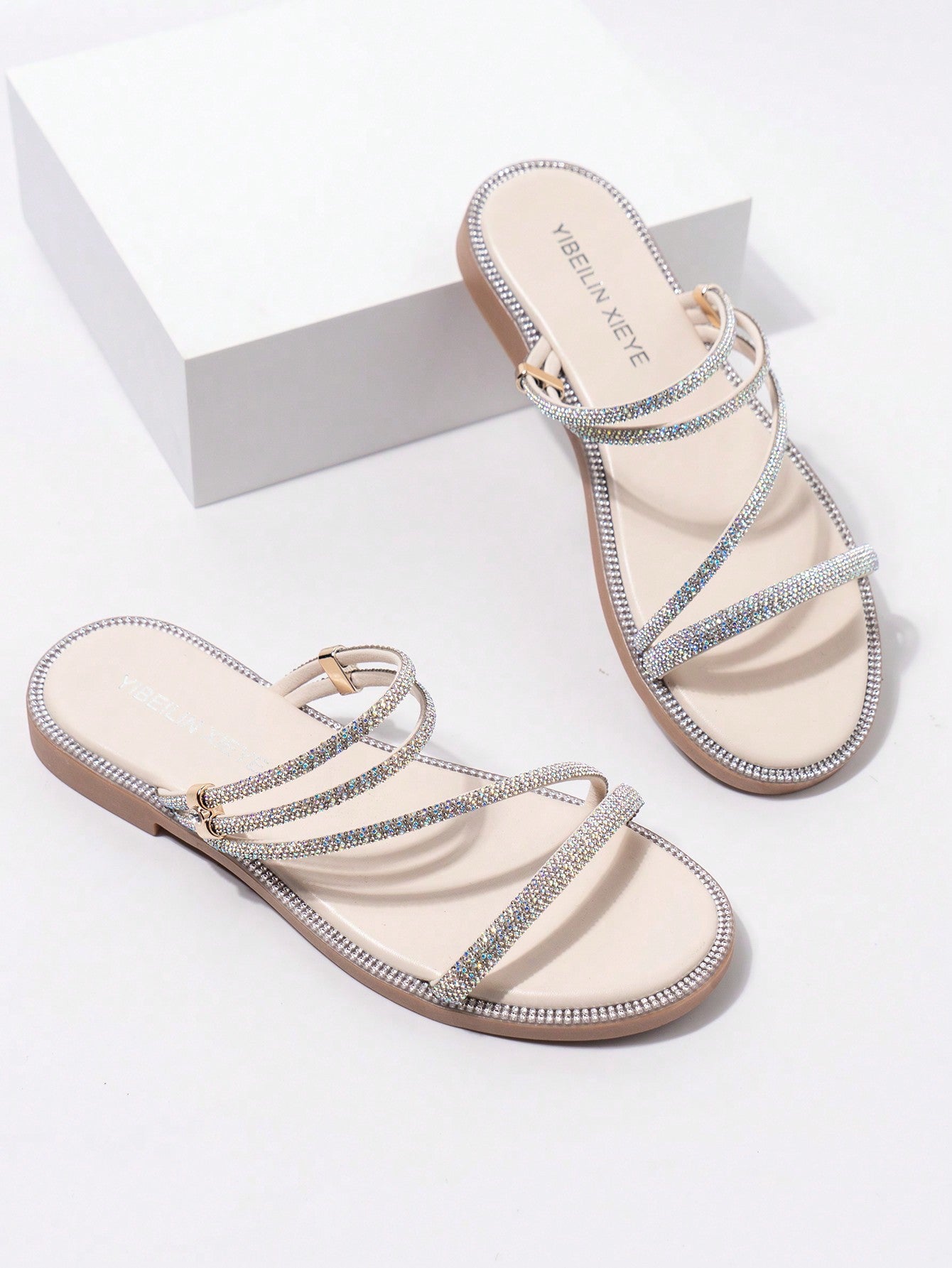 New Summer Rhinestone Decoration Roman Style Holiday Flat Sandals With Soft Sole