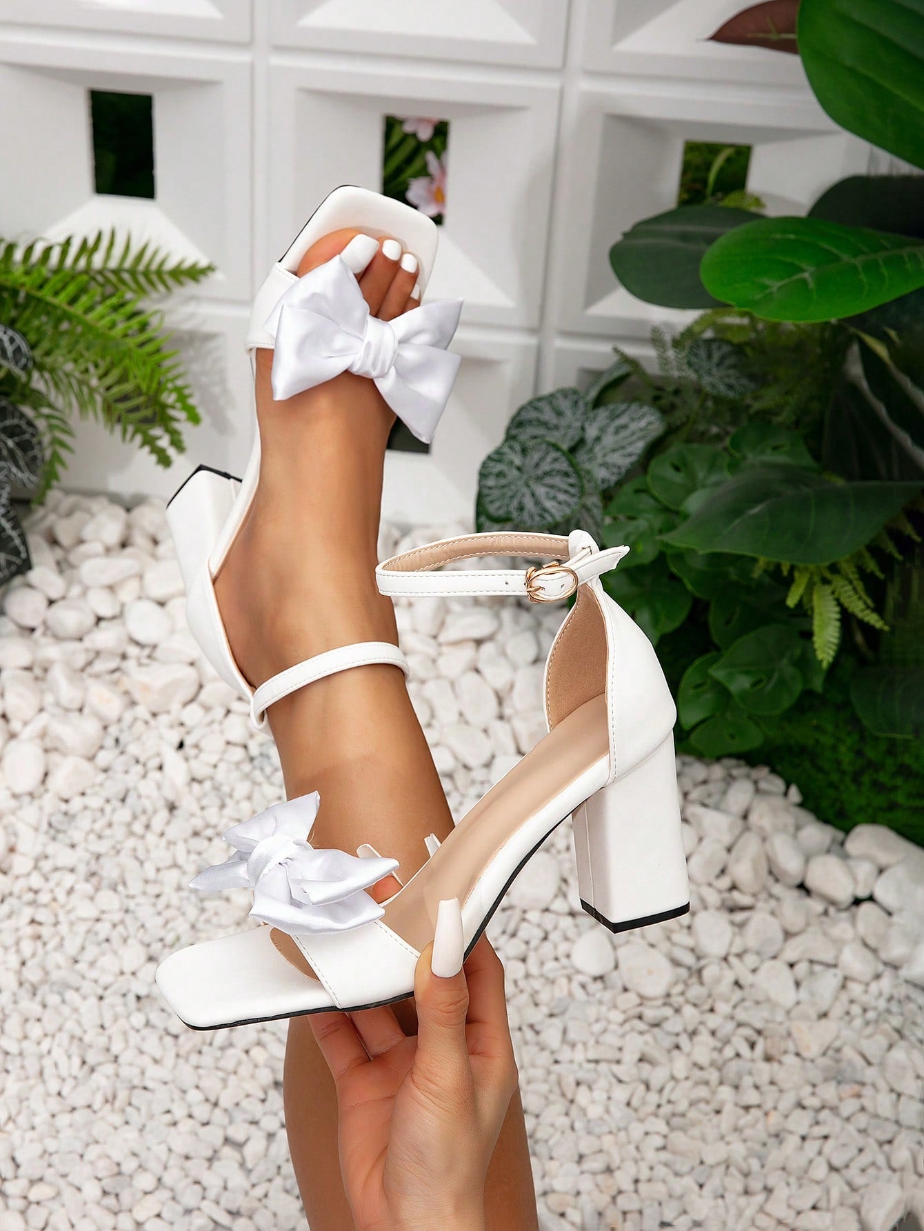 Fashionable Bowknot Thick Heeled Women High-Heeled Sandals