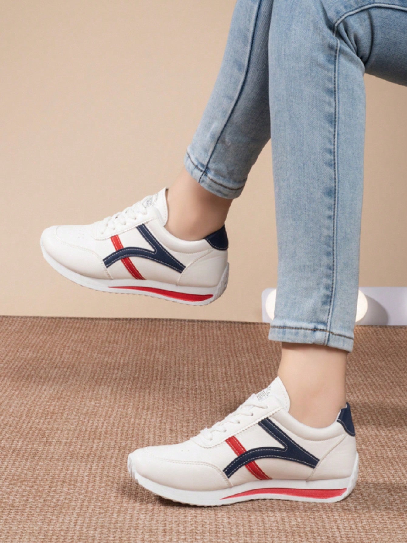 Women Four Season Sport Casual Shoes, White Breathable Sneakers,  Shoes, Flat Popular Shoes For Teenagers