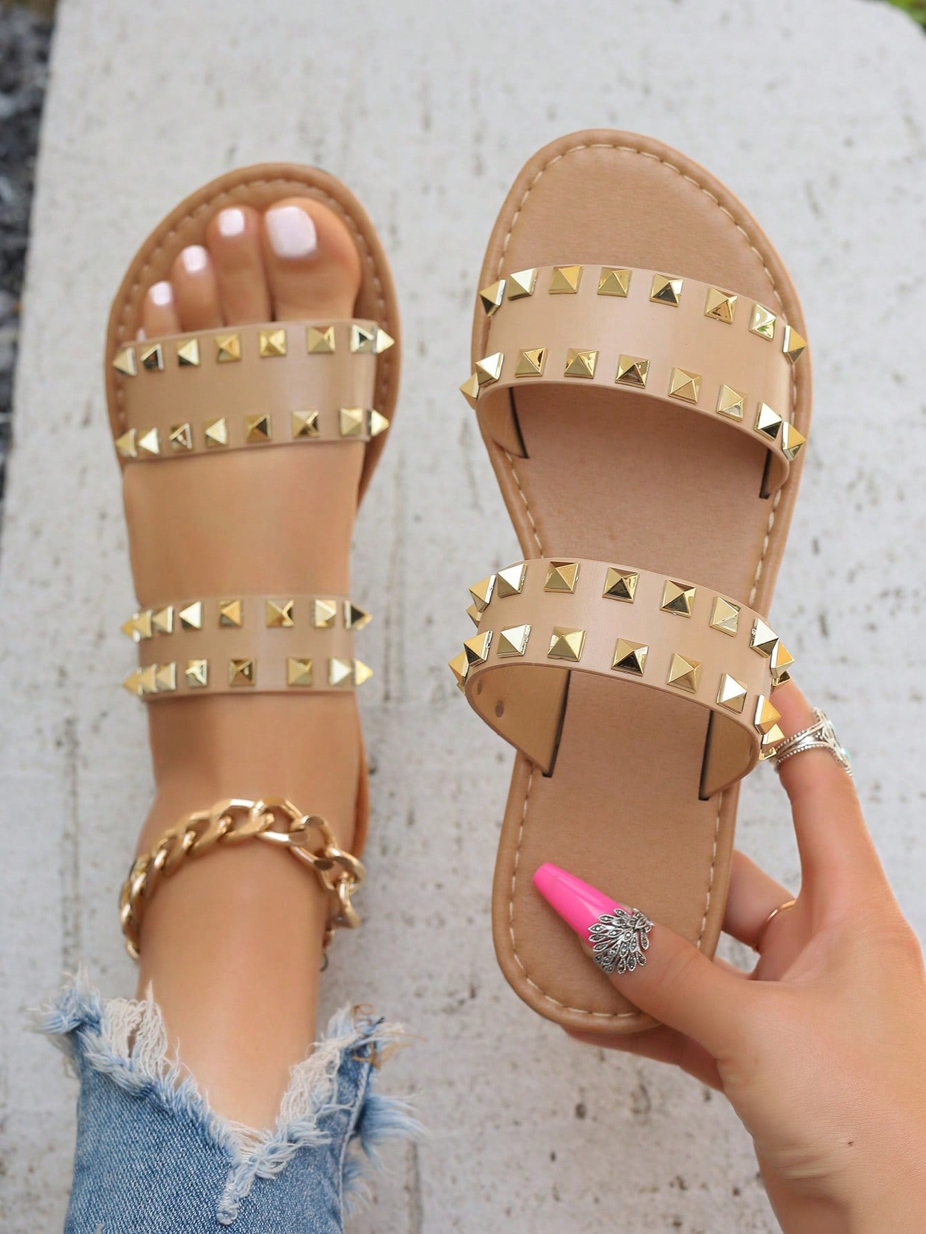 Women's Brown Flat Sandals With Metal Rivet And Rhinestone Decor, Elastic Ankle Strap T-Strap Thong Flat Sandals, Summer Fashion Comfortable Beach Shoes