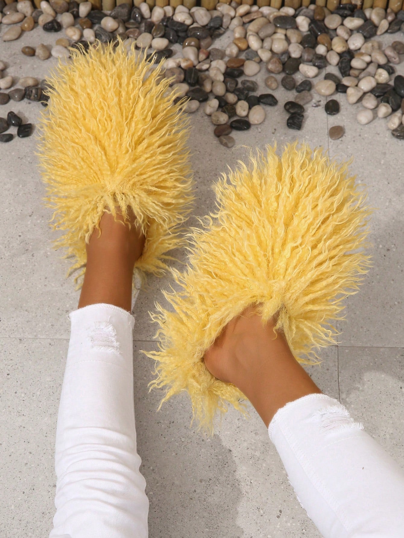 Women's Winter New Arrival Fluffy Black Furry Slippers For Home And Casual Wear