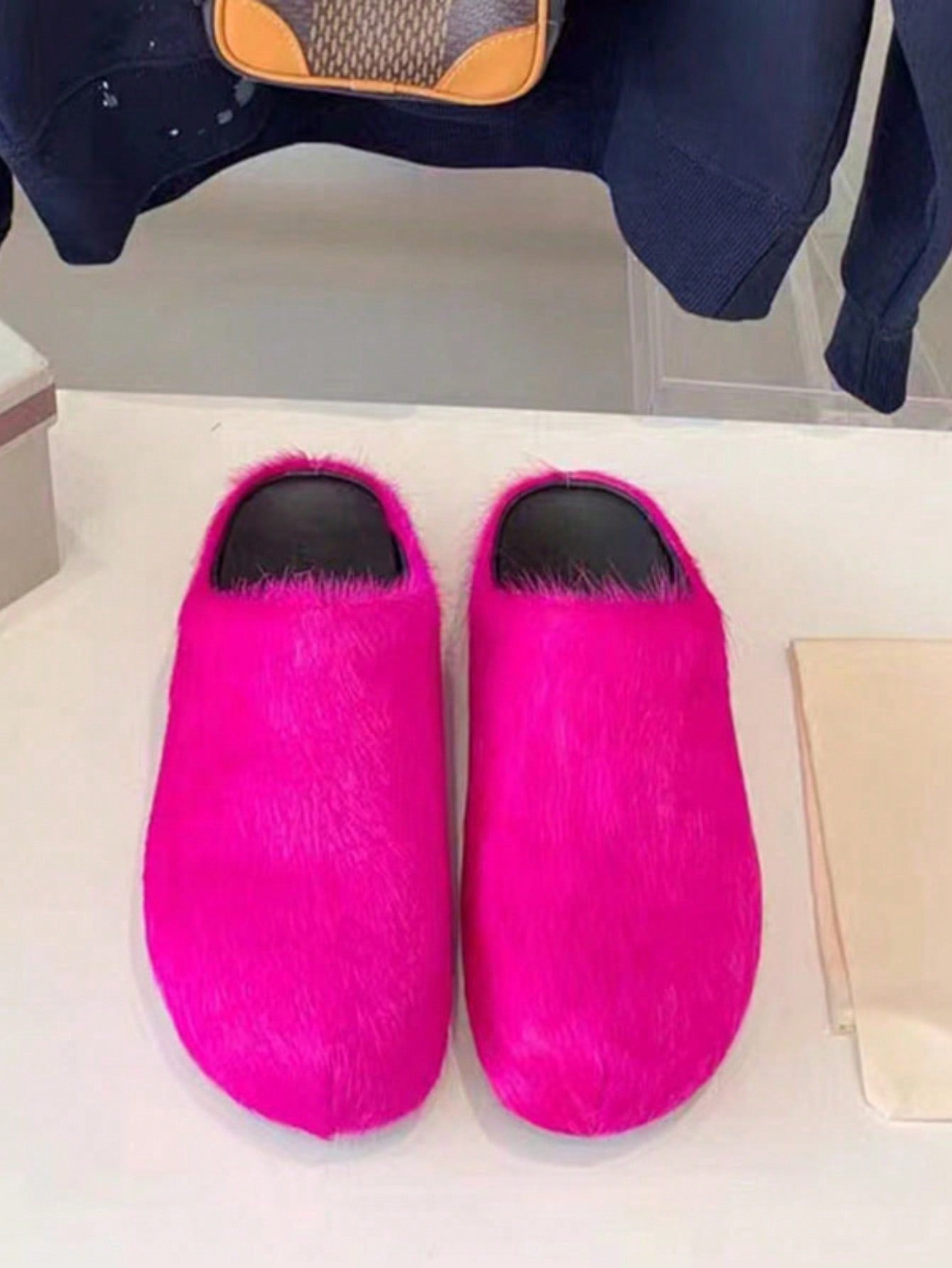 New Style Fur Trimmed Slippers, Thick-Soled, Platform Slip-Ons, Ideal For Indoor And Outdoor Use, Perfect For Autumn And Winter