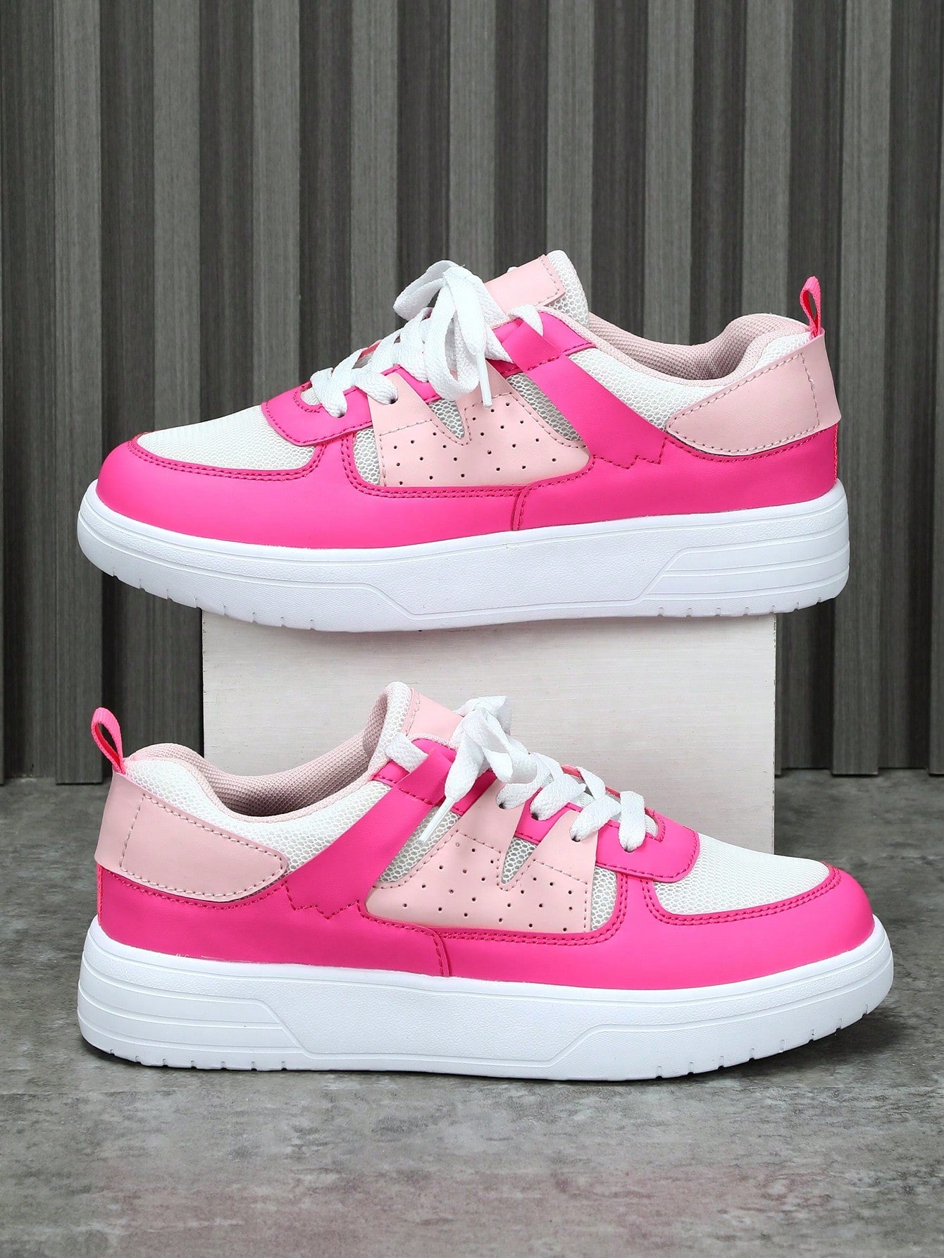 White & Princess Pink Multicolor Versatile Breathable Trendy Comfortable Sneakers, Suitable For Commuting And Walking