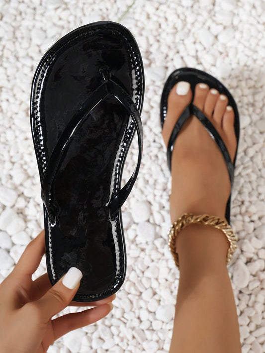 Women Fashionable Black Slip-On Flat Sandals For Spring/Summer Street Style, Casual Occasions Or Vacation, With Non-Slip Sole And Open Toe/Heel Design