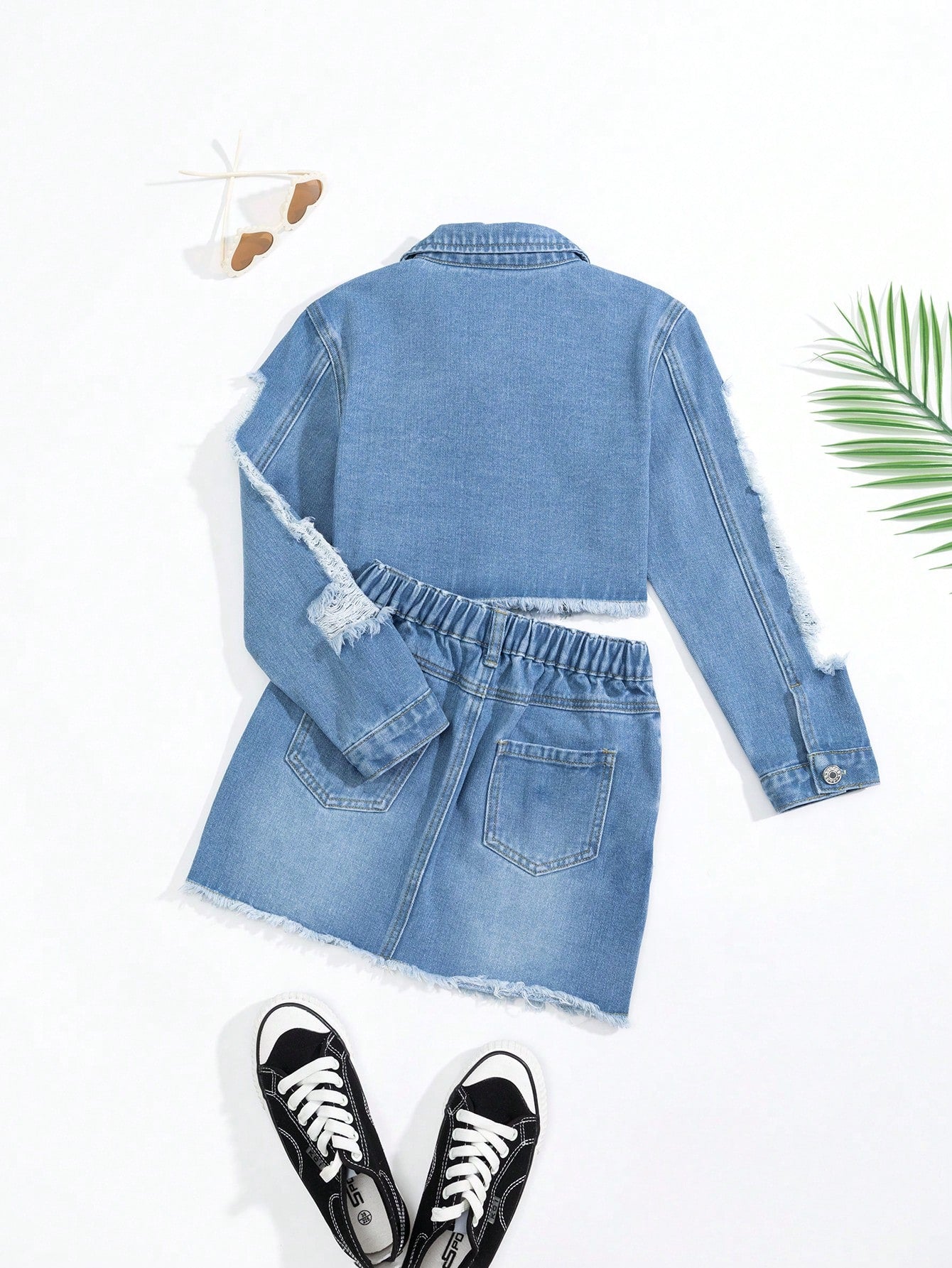 Tween Girl Washed Ripped Fashionable All-Match Denim Jacket And Denim Frayed Hem Skirt Set