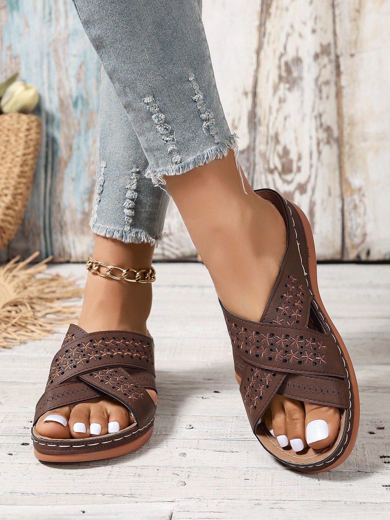 Women's Summer New Fashionable Hollow Out Stripe Design Casual And Comfortable Breathable Slippers, Embroidery And Thick Bottomed Sandals For Travel, Beach And Wedges