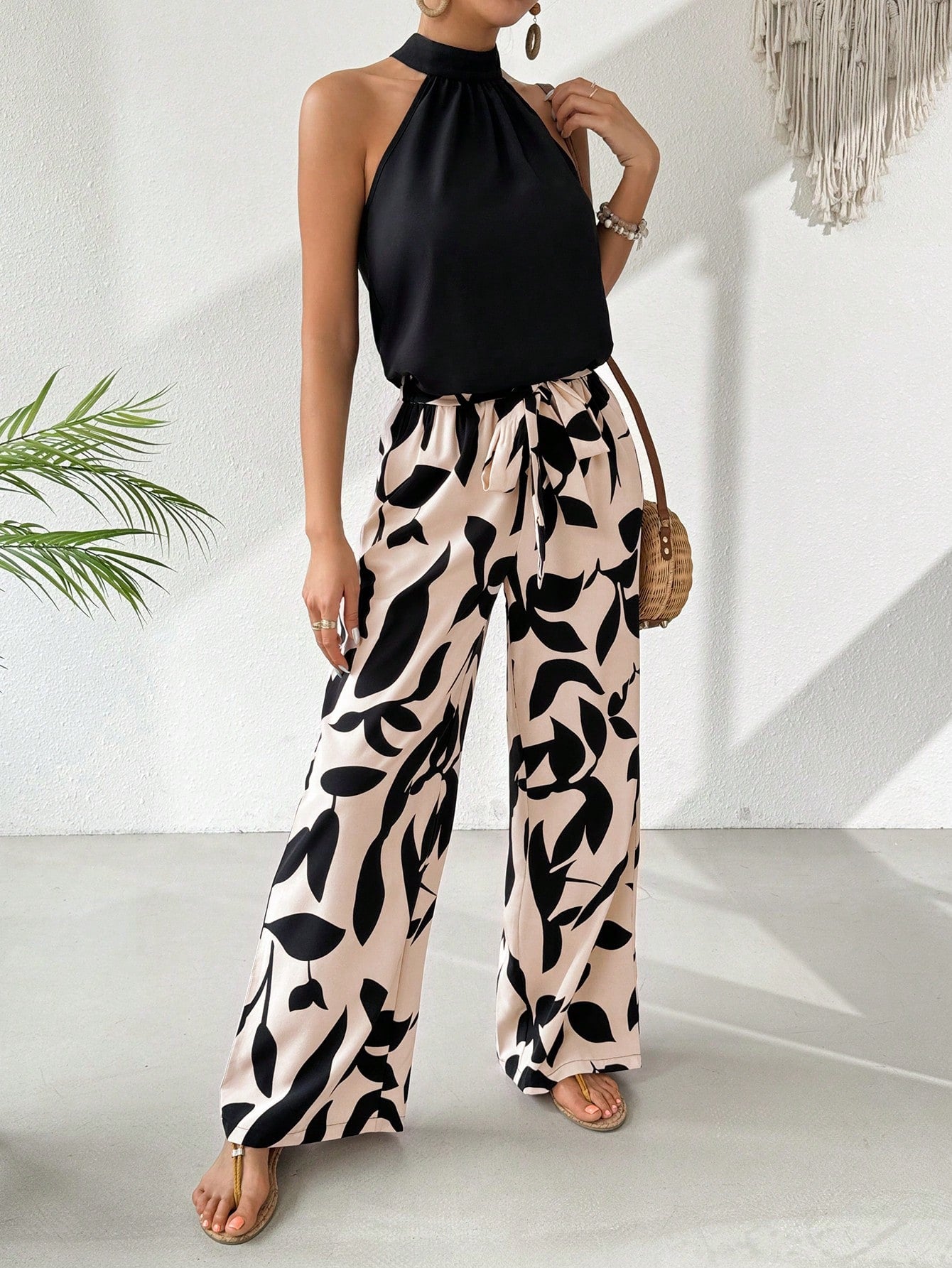 Women's Plain Halter Top And Flower Print Pants Two Piece Set