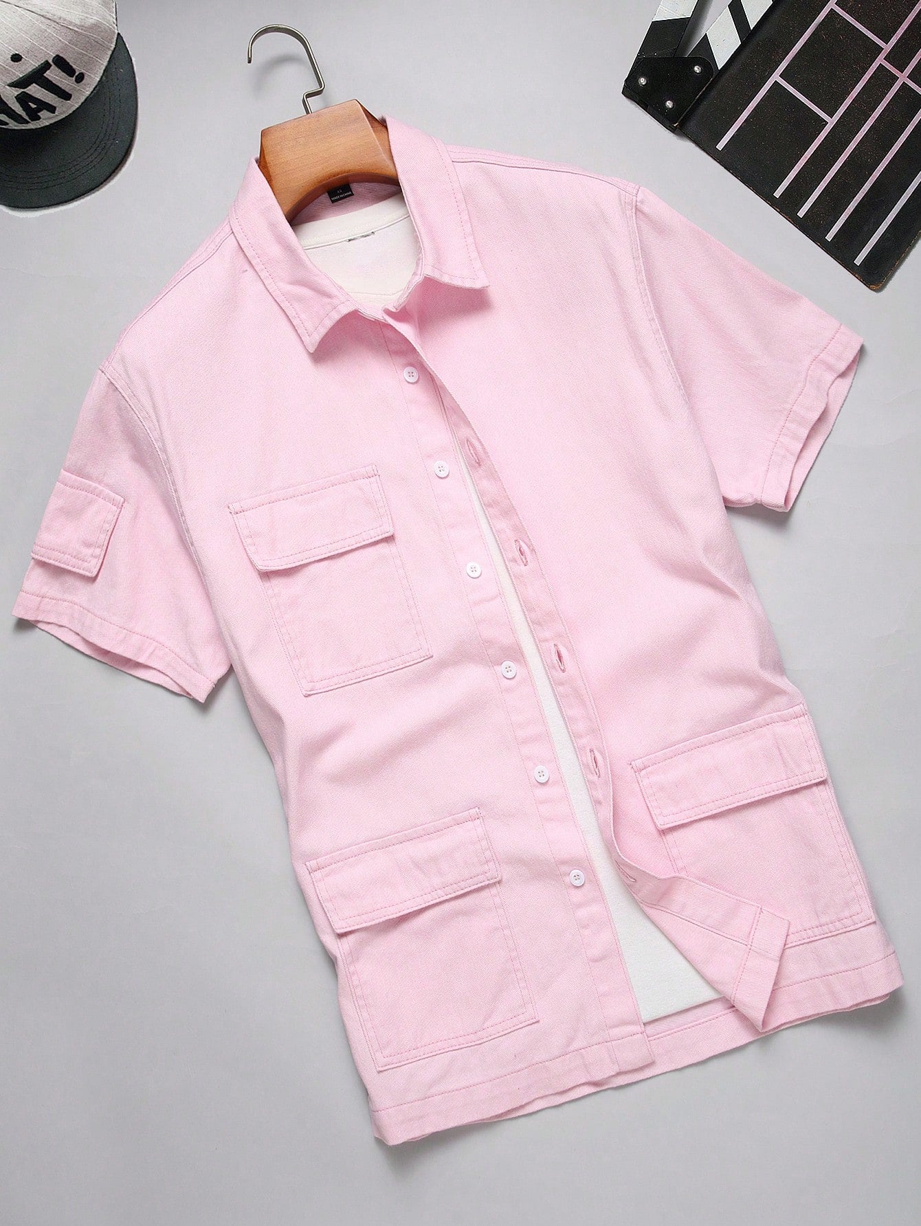 Men Fashionable Solid Color Short Sleeve Button-Up Denim Shirt