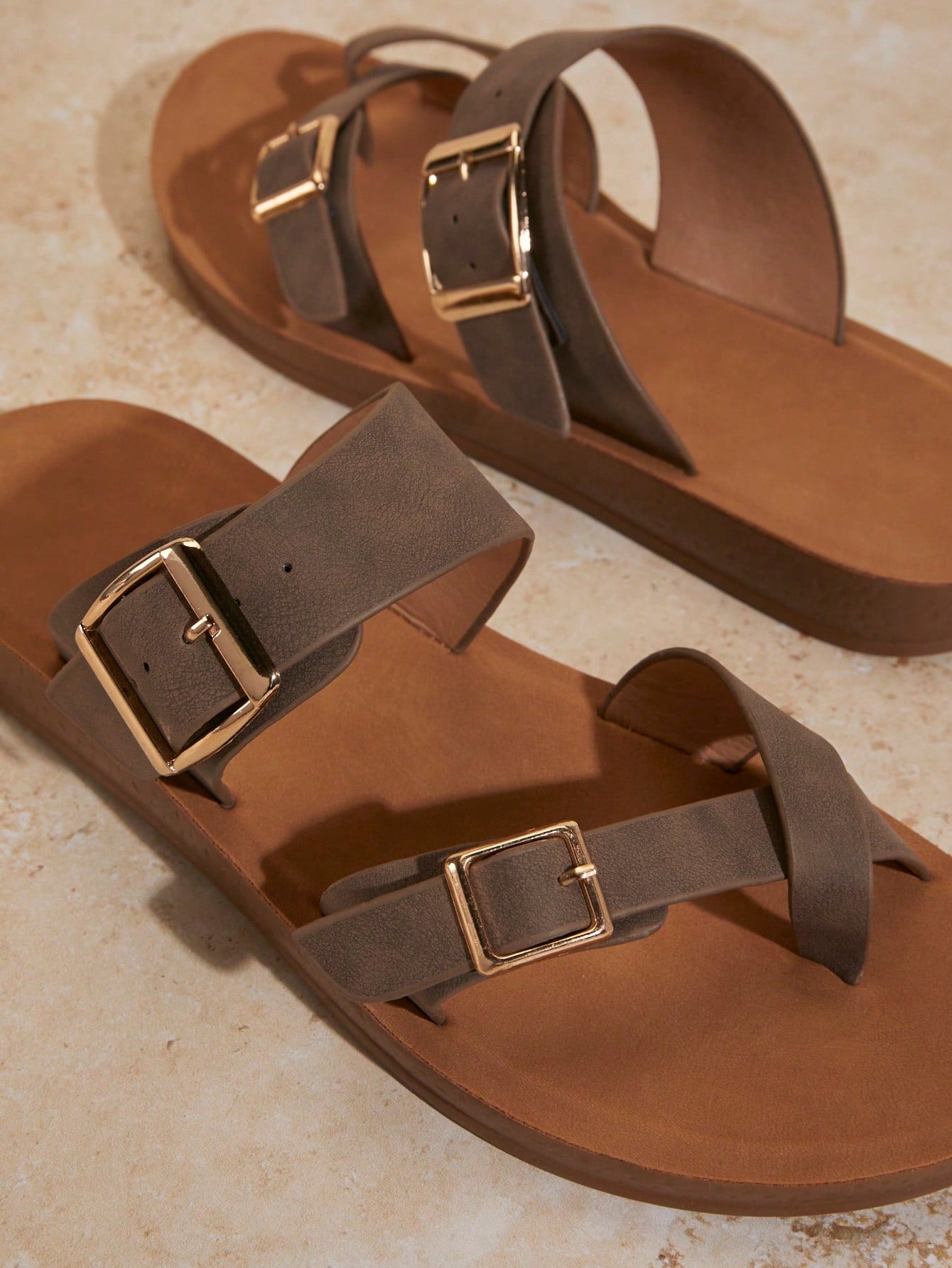 Women Solid Color Buckled Flat Sandals, Simple And Stylish For Matching