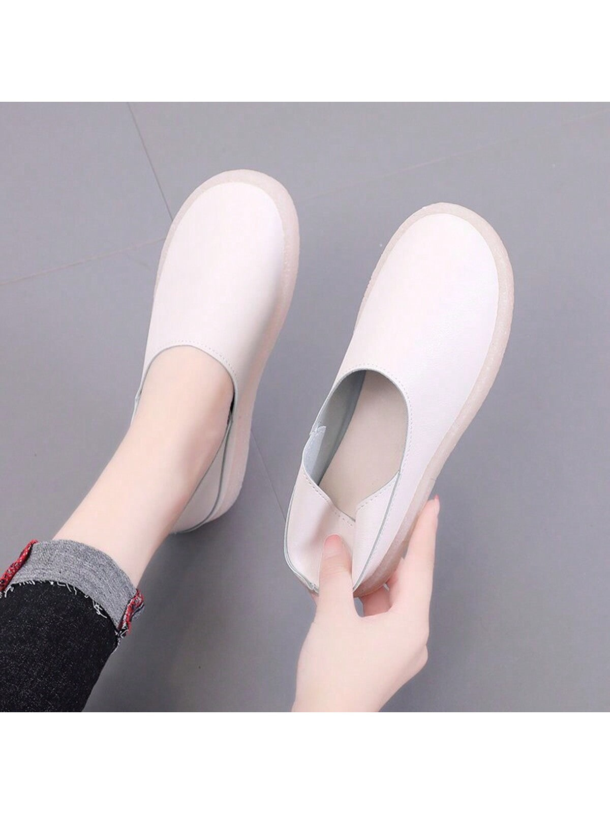 2024 New Flat Round Toe Thick-Soled Loafers, Slip-Resistant And Comfortable Shoes