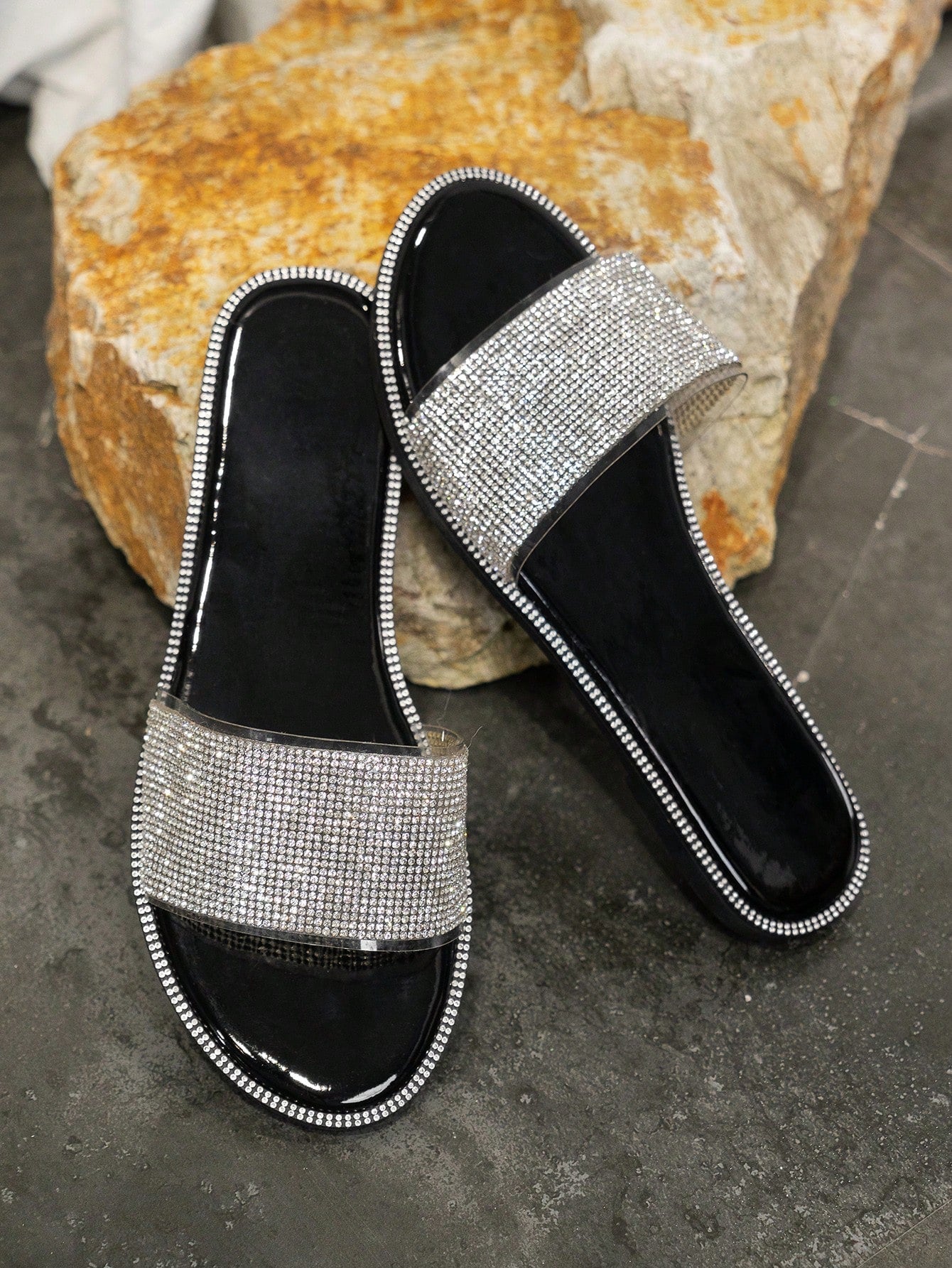 Girls Shiny Rhinestone Fashion Flat Slippers, Non-Slip Hundred Outdoor Slip-On Stirrup Women's Sandals