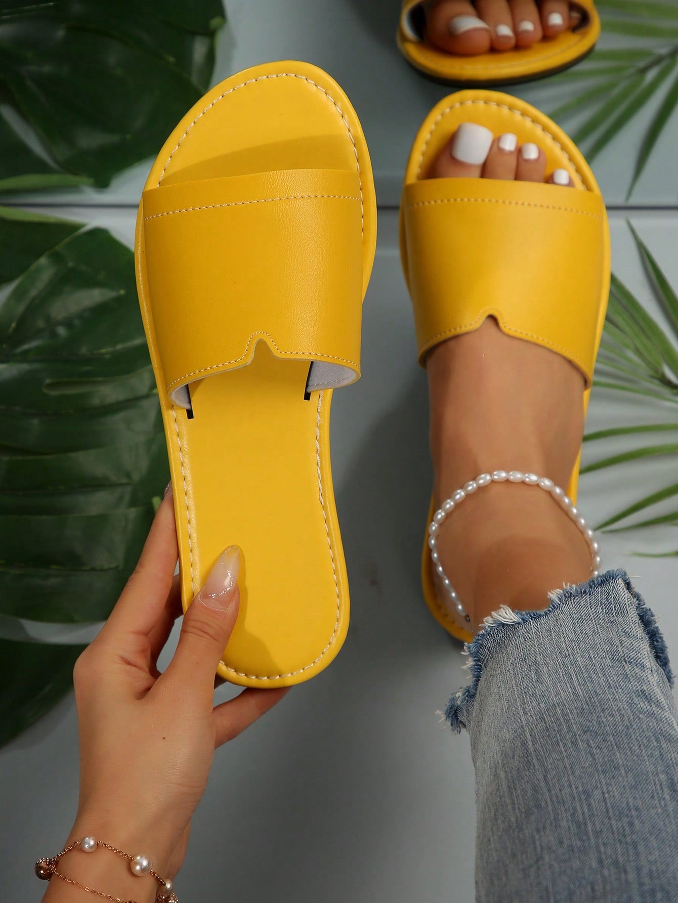 Women's Spring/Summer Casual Flat Slippers, Open Toe Round Toe Green Slippers, Outdoor Lightweight Beach Shoes