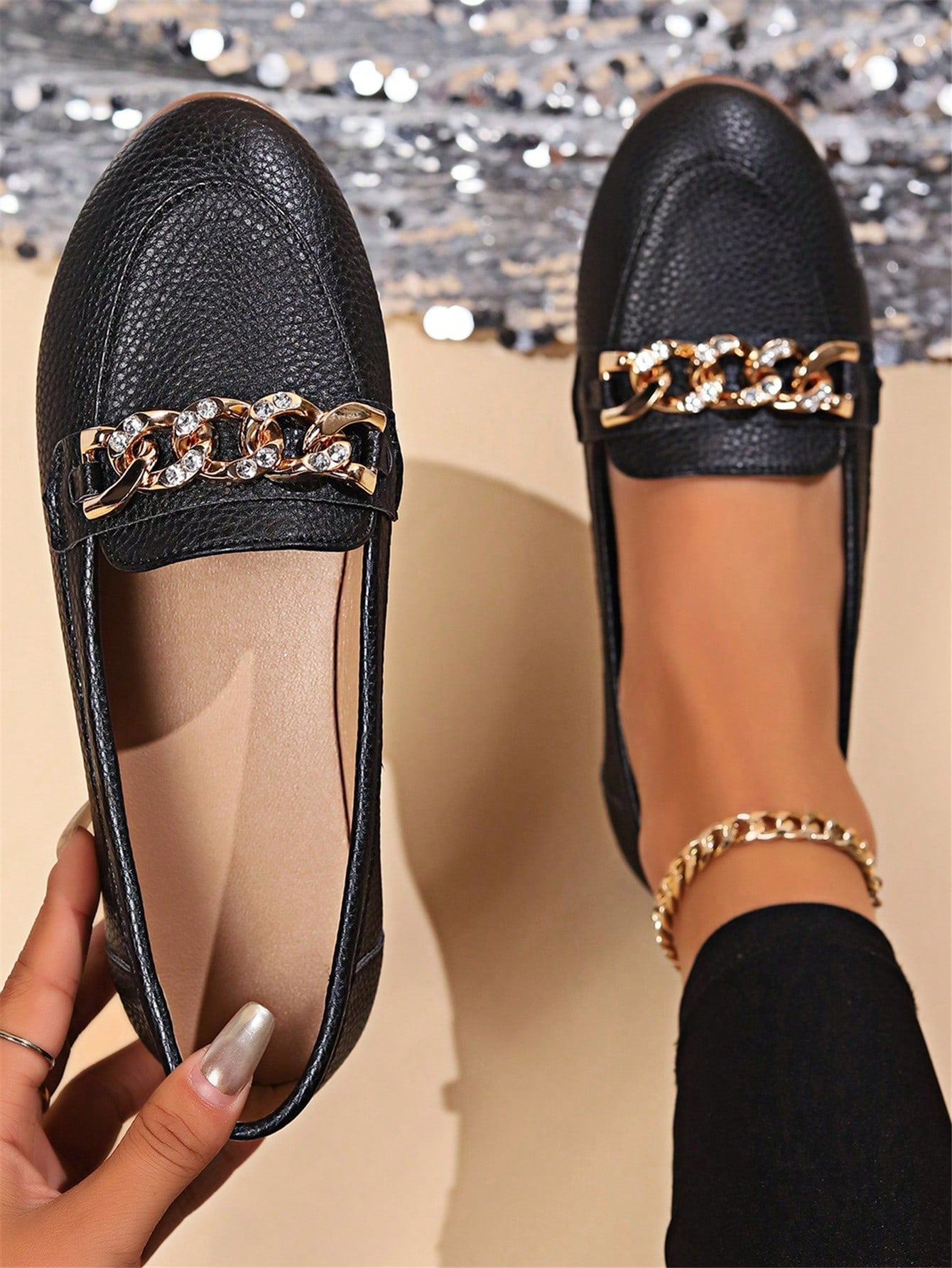 Women's Casual Round Toe Gold Chain Decor Loafers With Metal Decoration, Litchi Patterned Slip-On Flat Shoes, Elegant British Style 2024 Spring/Summer New Arrival, Apricot Color Soft Bottom Comfortable White Soft Bottom Flat Shoes, Women's Work Shoes, Whi