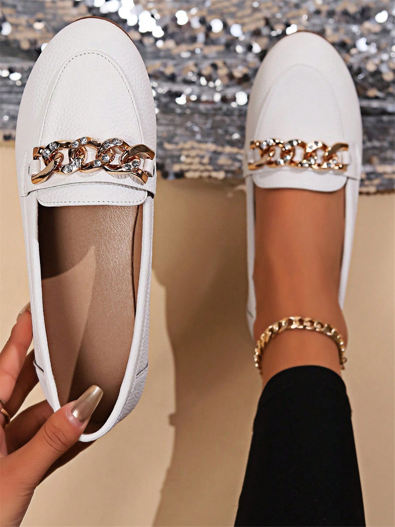 Women's Casual Round Toe Gold Chain Decor Loafers With Metal Decoration, Litchi Patterned Slip-On Flat Shoes, Elegant British Style 2024 Spring/Summer New Arrival, Apricot Color Soft Bottom Comfortable White Soft Bottom Flat Shoes, Women's Work Shoes, Whi