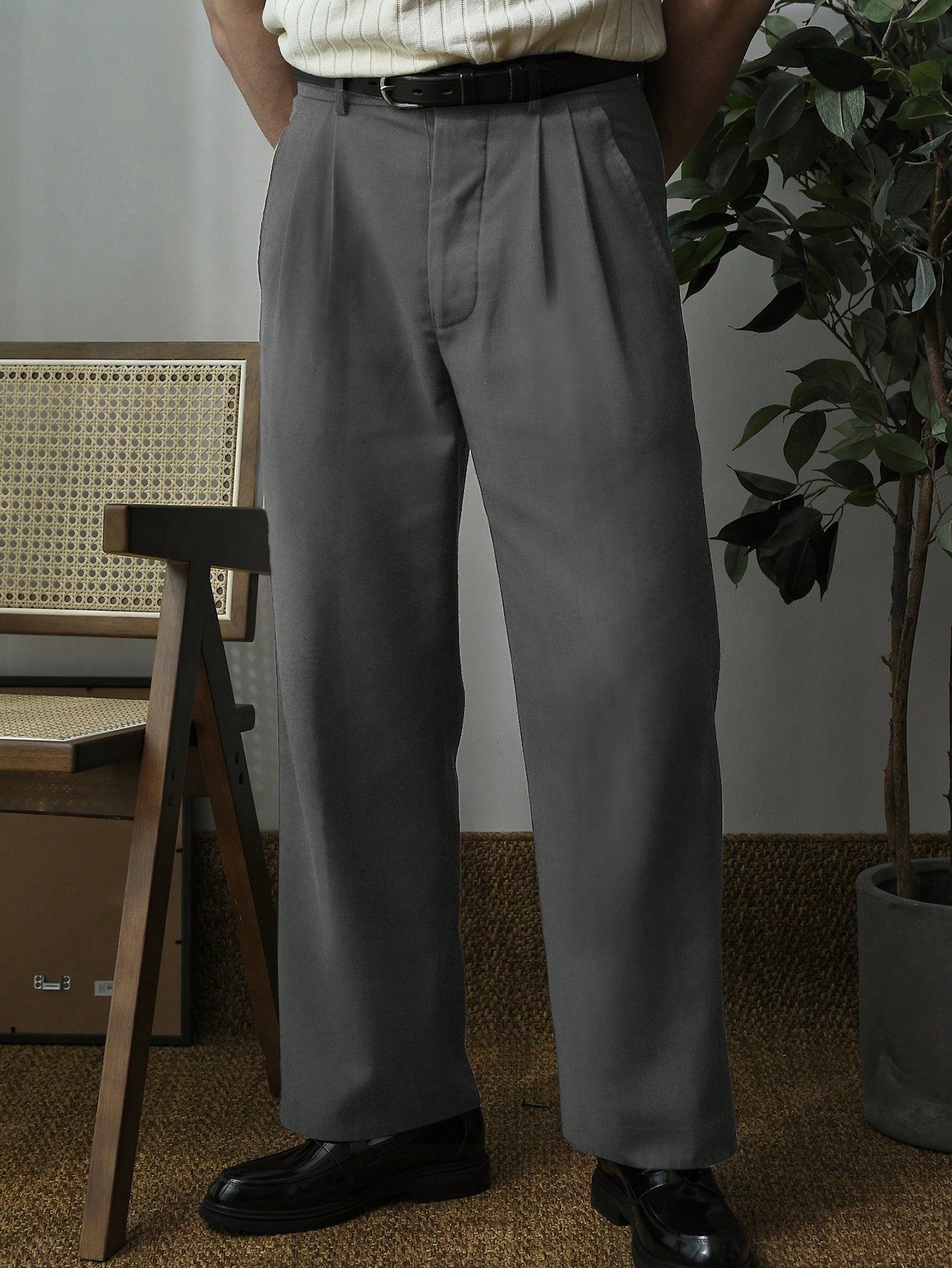 Men's Solid Color Pleated Dress Pants