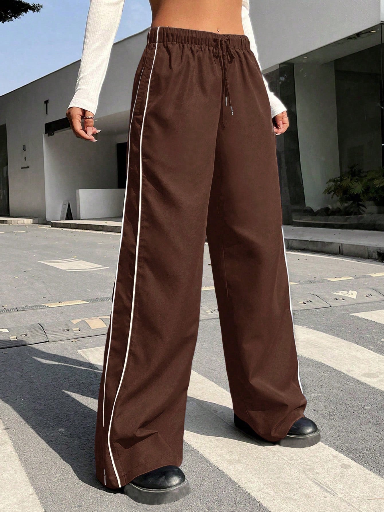 Contrast Piping Drawstring Waist Wide Leg Cargo Pants