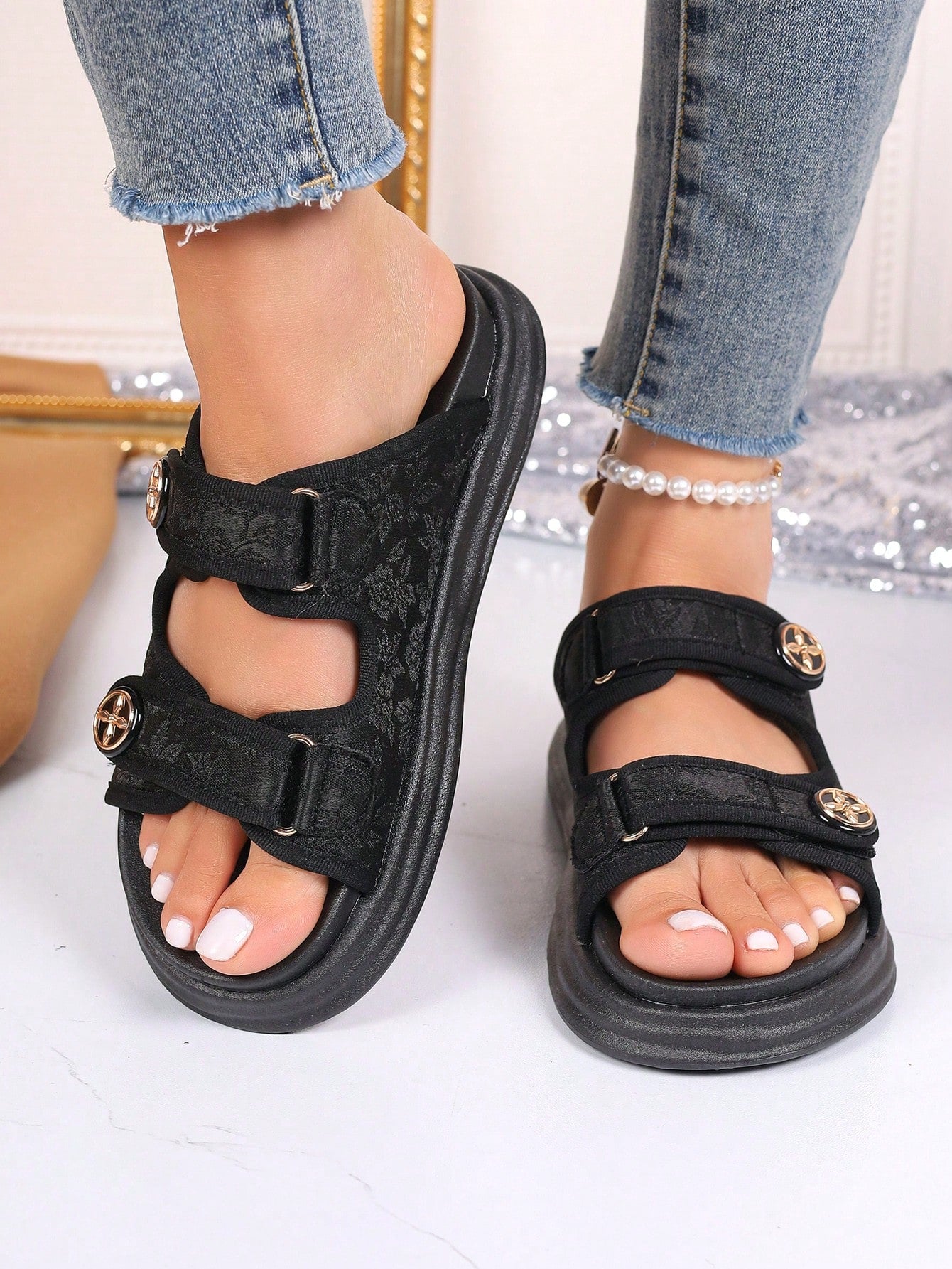 Black And White Embroidered Shoe Upper Hook And Loop Flat Bottom Sandals Thick Sole Slippers