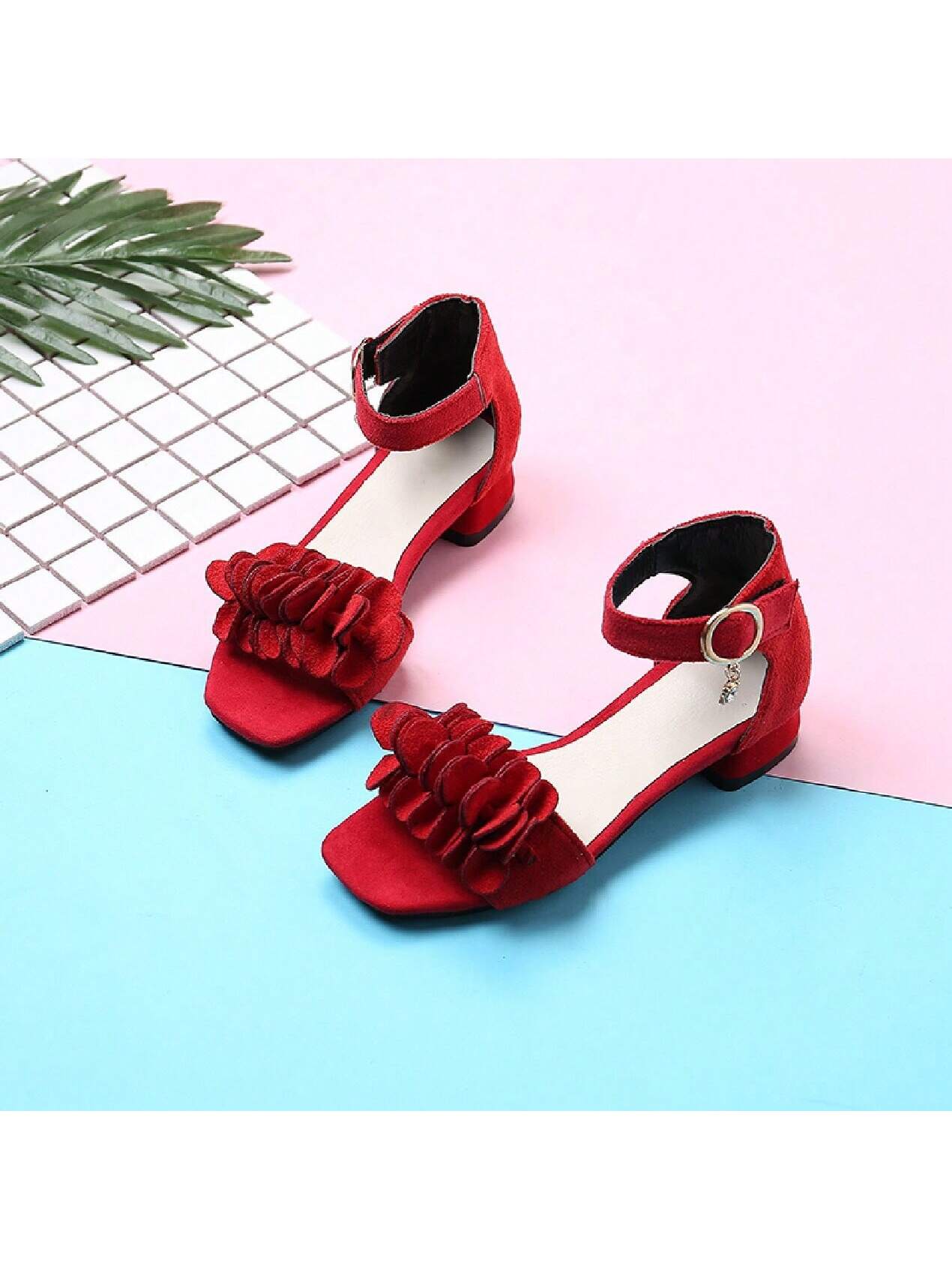 Trendy Petal-Shaped Solid Color Sandals For Spring/Summer