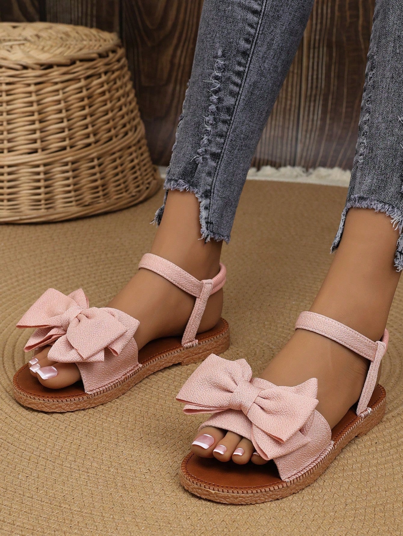 Women's British Style Beige Bowknot New Fashion Simple Flat Round-Toe Sandals