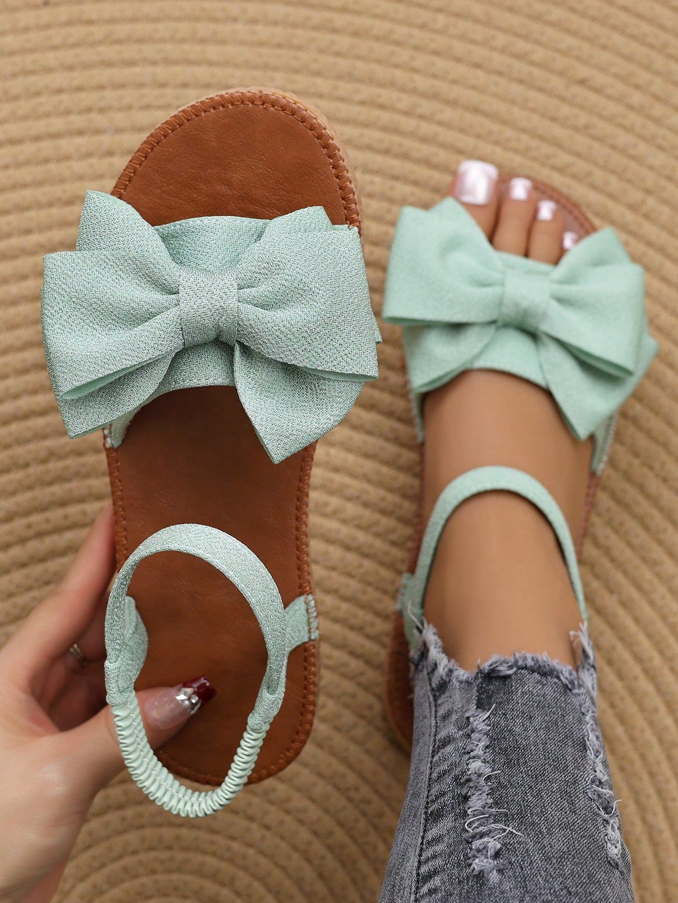 Women's British Style Beige Bowknot New Fashion Simple Flat Round-Toe Sandals