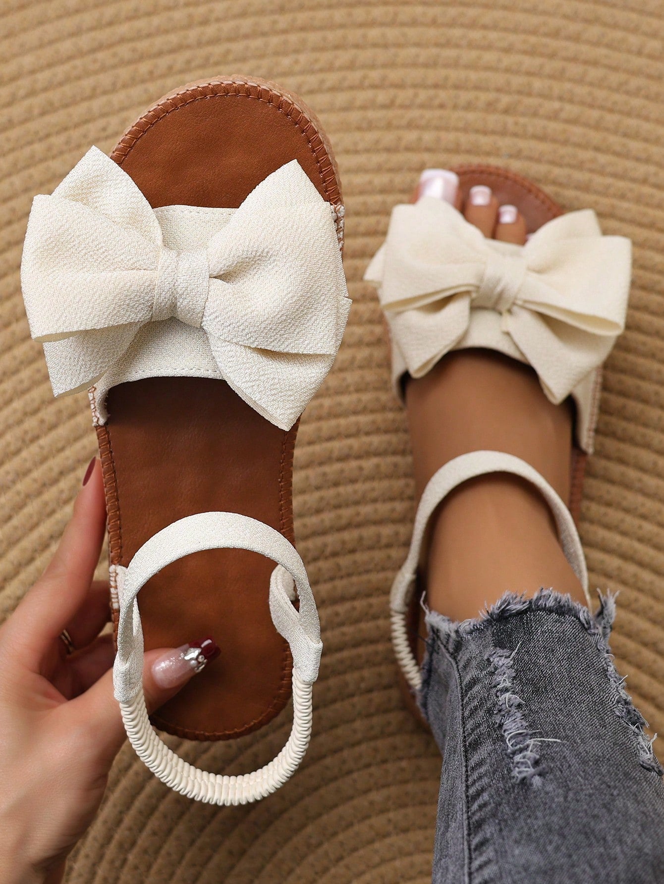 Women's British Style Beige Bowknot New Fashion Simple Flat Round-Toe Sandals