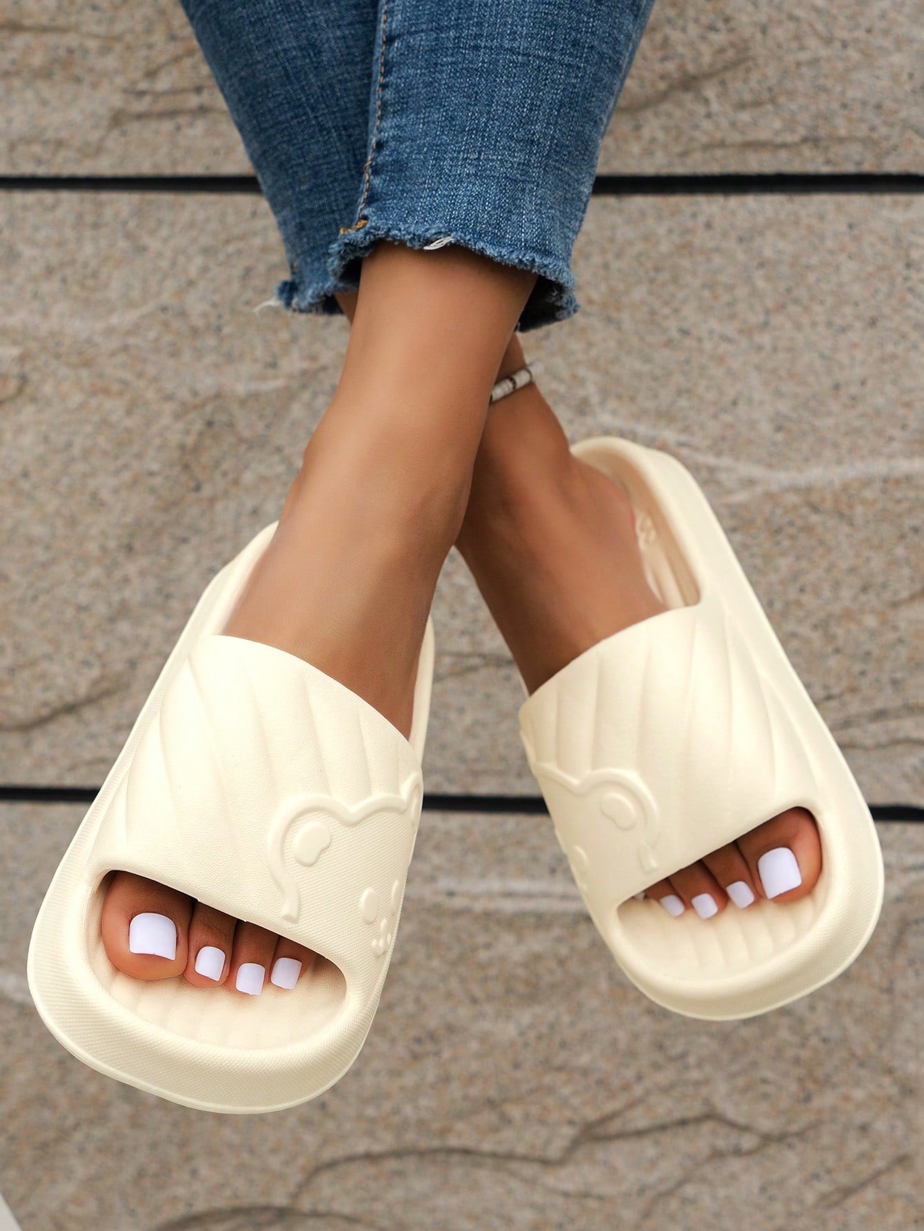 Unisex Indoor Slippers For Home, SpringSummer, With Bear Shaped EVA Head, Non-Slip And Waterproof, Simple Cloud-Like Soft Bottom, Comfortable And Quiet, Open Toe Beach Shoes