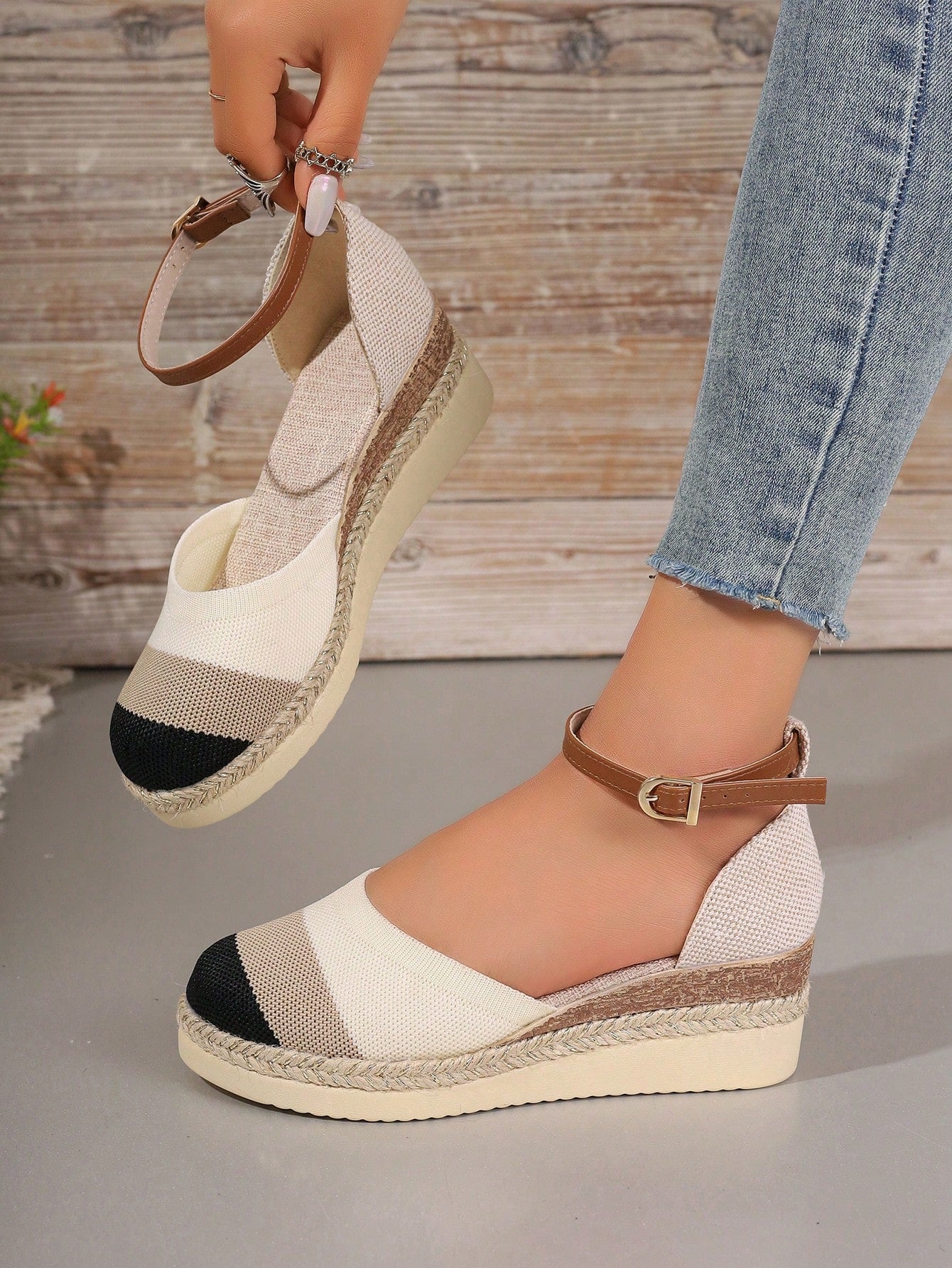 Women Latest Plus-Size Knitting Breathable Fashionable Simple Solid Color Closed Toe Lightweight Straw Soles Elegant Wedge Heel & Thick Bottom Shoes