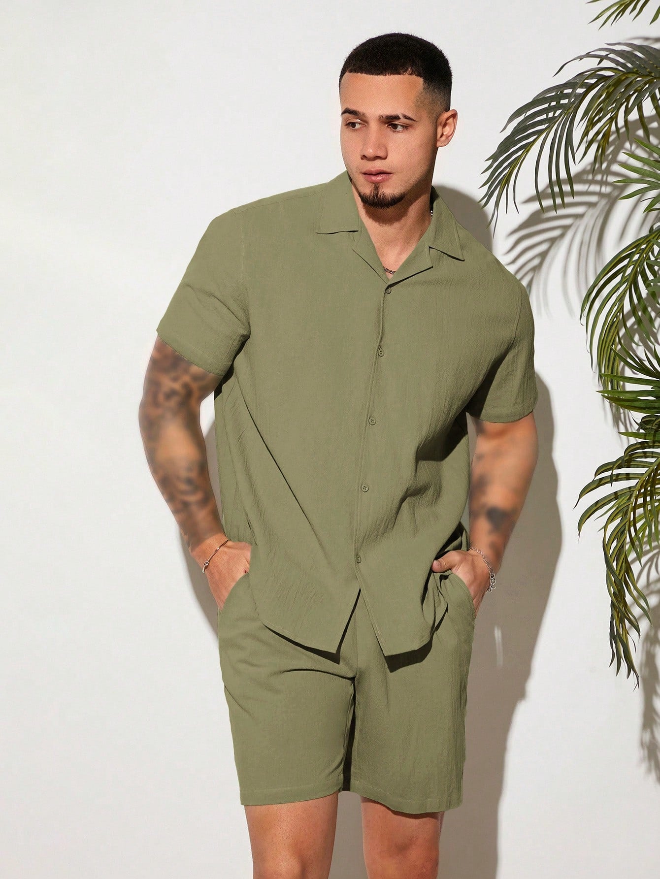 Loose Fit Men's Solid Color Button Front Shirt & Shorts Set