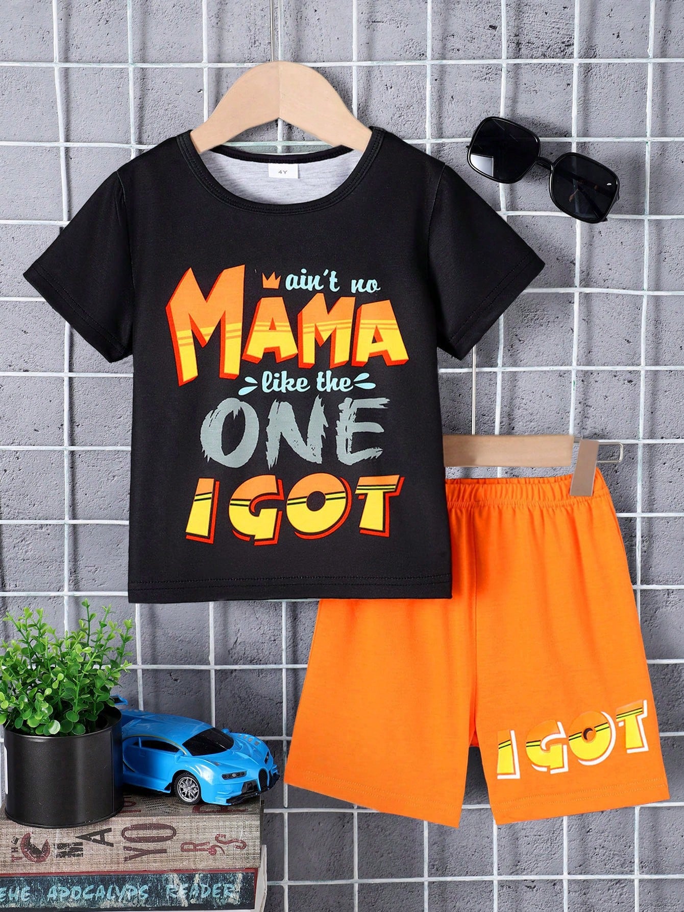 Young Boy Ombre Big Letter T-Shirt And Shorts Set, Casual And Simple