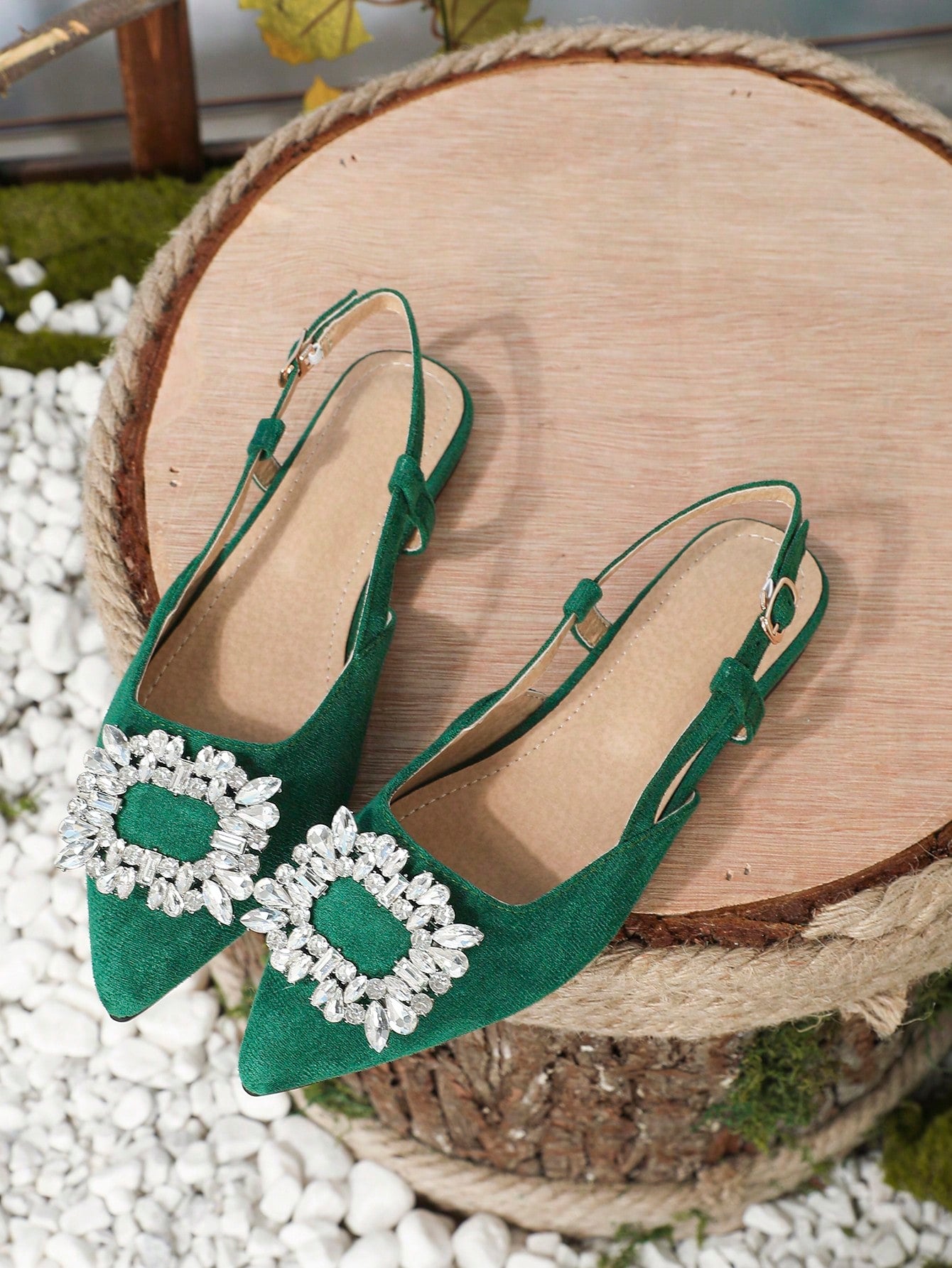 Fashionable Backless Flat Mules With Pointed Toe And Rhinestone Embellishments For Women