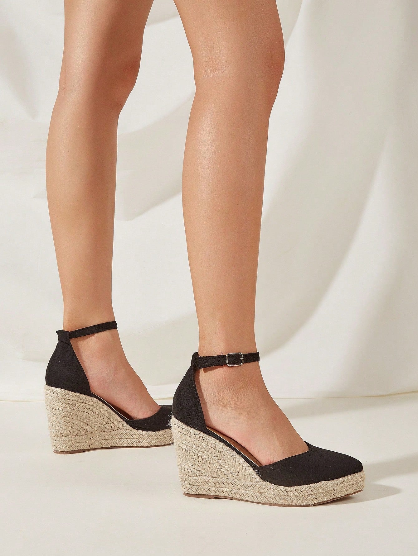 Beige Straw Woven Espadrilles With  Rope Sole, Vacation Hollow Ladies Wedge Heels & Thick-Soled Shoes. Random Straw Texture.