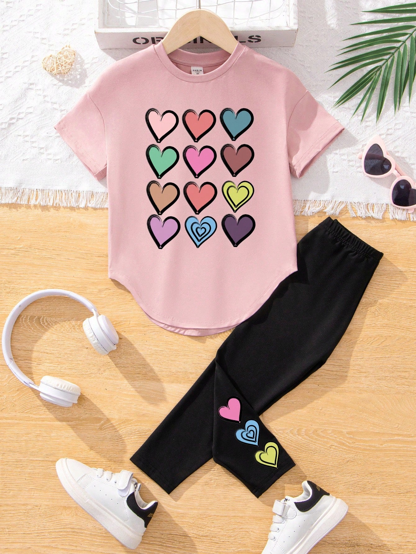 Young Girl Casual And Simple Heart Printed Short Sleeve And Long Pants Two-Piece Set Is Suitable For Spring And Autumn