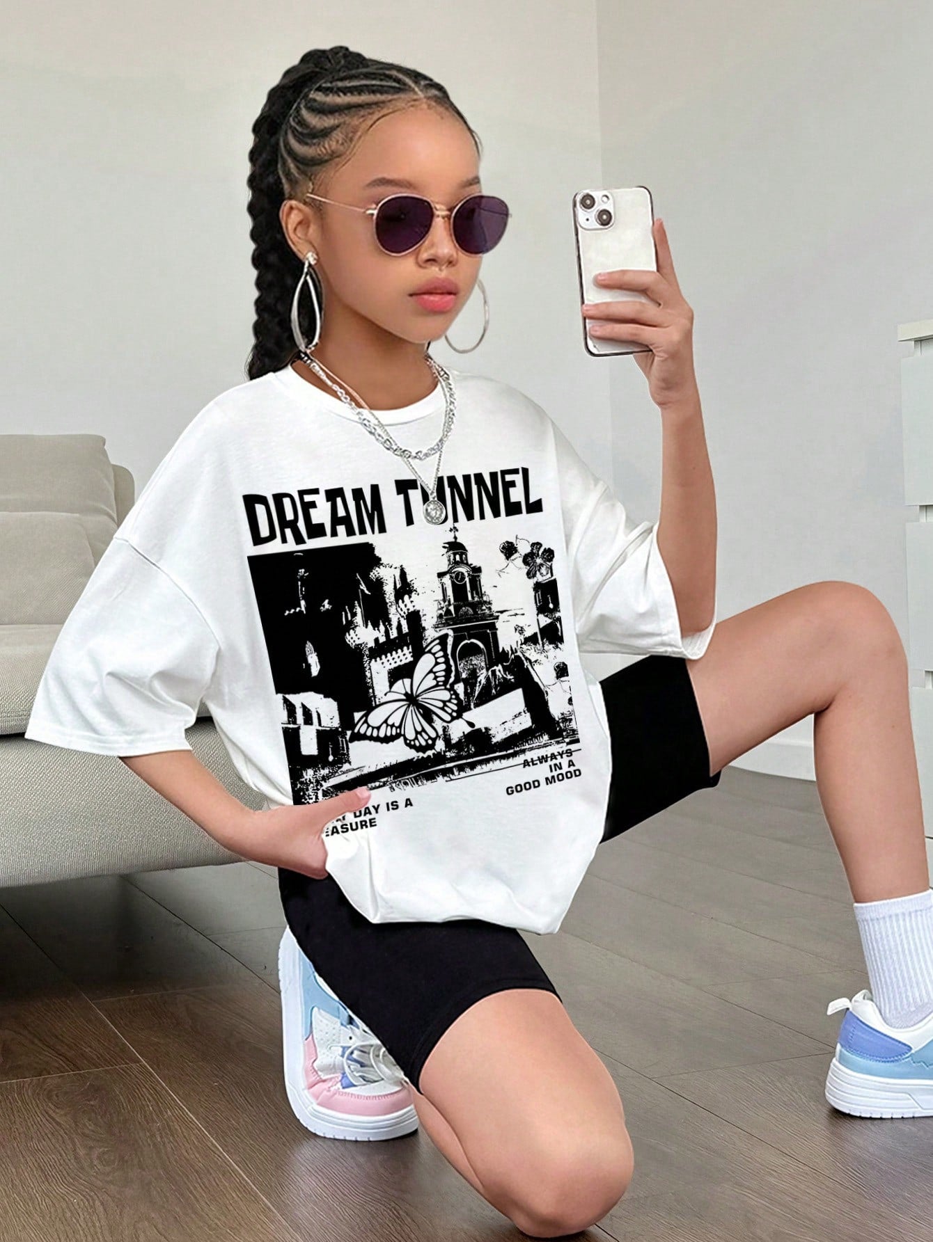 Teen Girls Casual Vintage Landscape Print Short Sleeve T-Shirt And Shorts Two-Piece Suit, Suitable For Summer