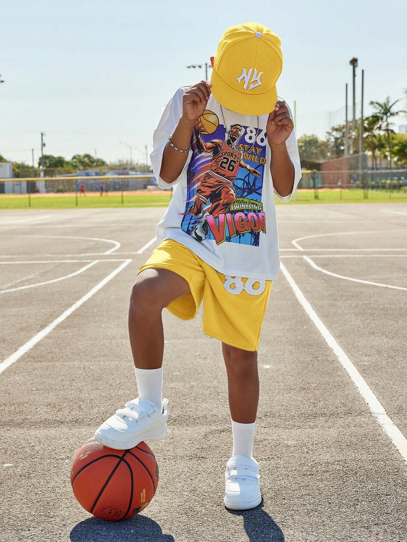 Tween Boy Casual Basketball Themed Print Short Sleeve Top And Number Print Shorts Knitted Two-Piece Set