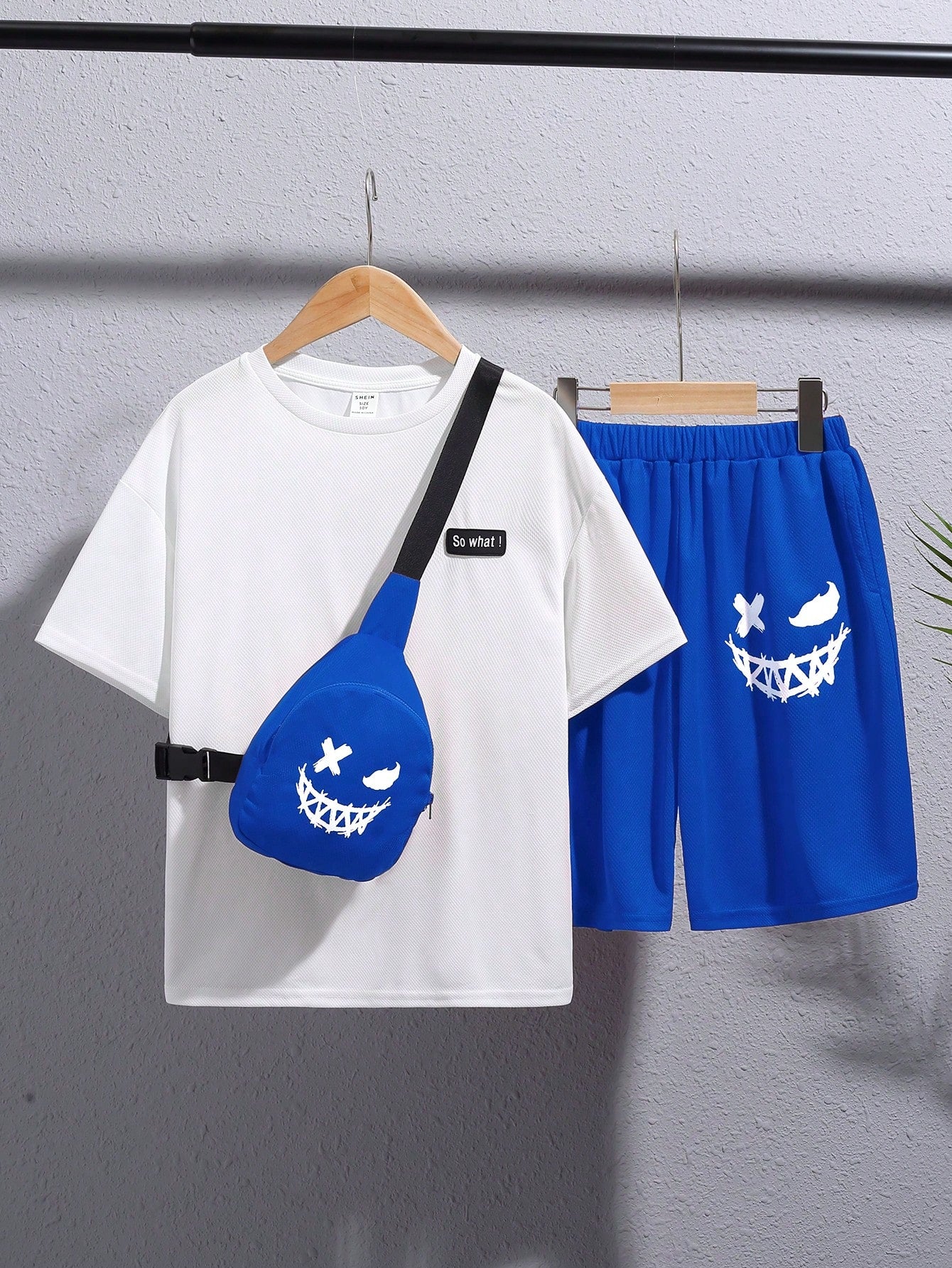 Tween Boys' Casual Street Fashion Slogan Patch Round Neck Pullover Short-Sleeved Top Solid Color Shorts With Cross-Body Bag Three-Piece Set